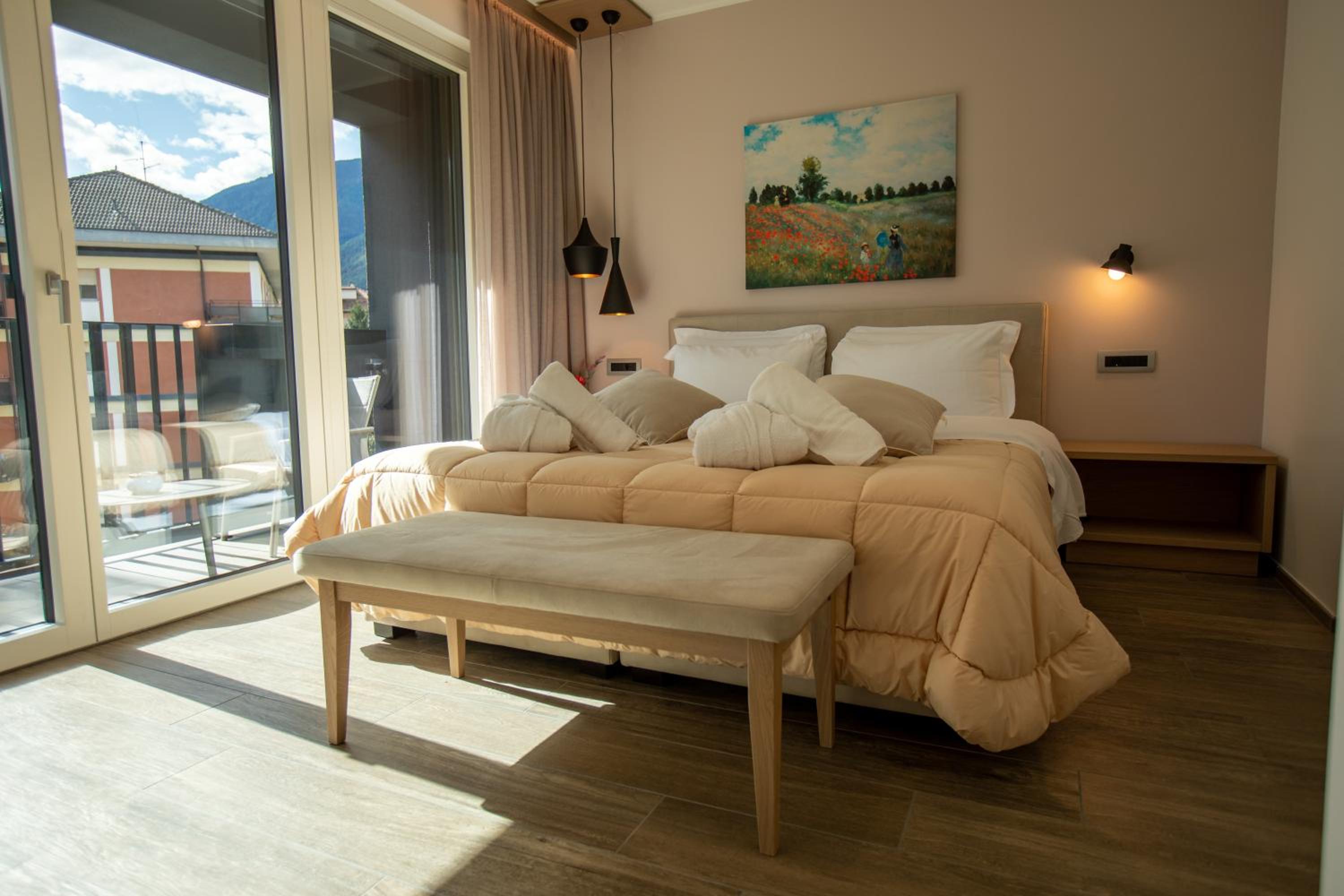 Deluxe Apartment