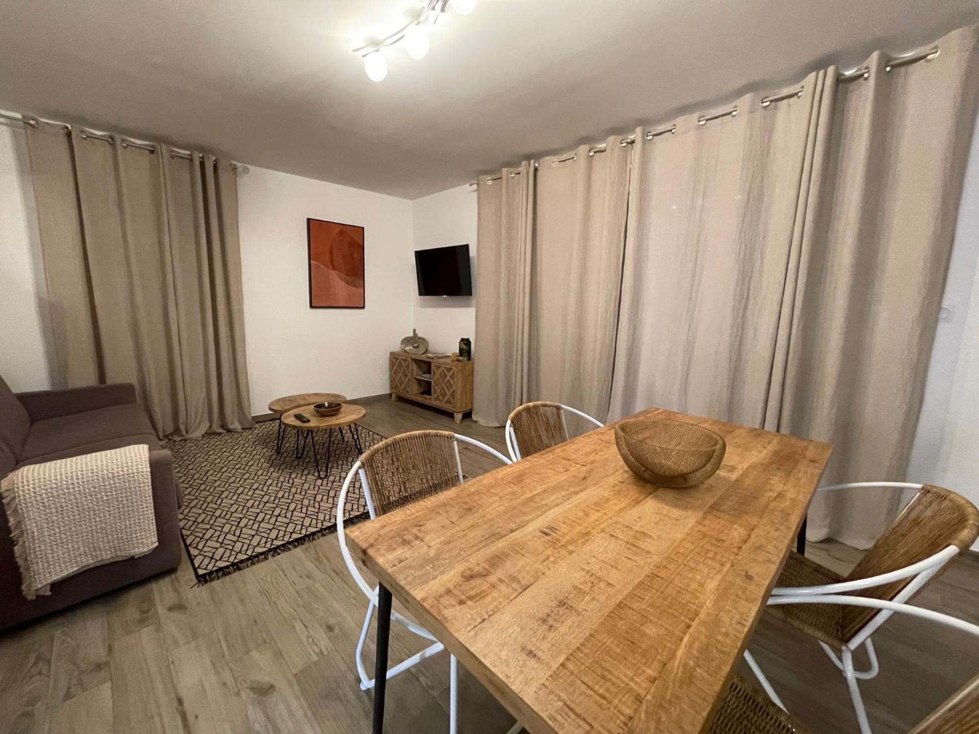 Apartment with Sea View - Photo 6