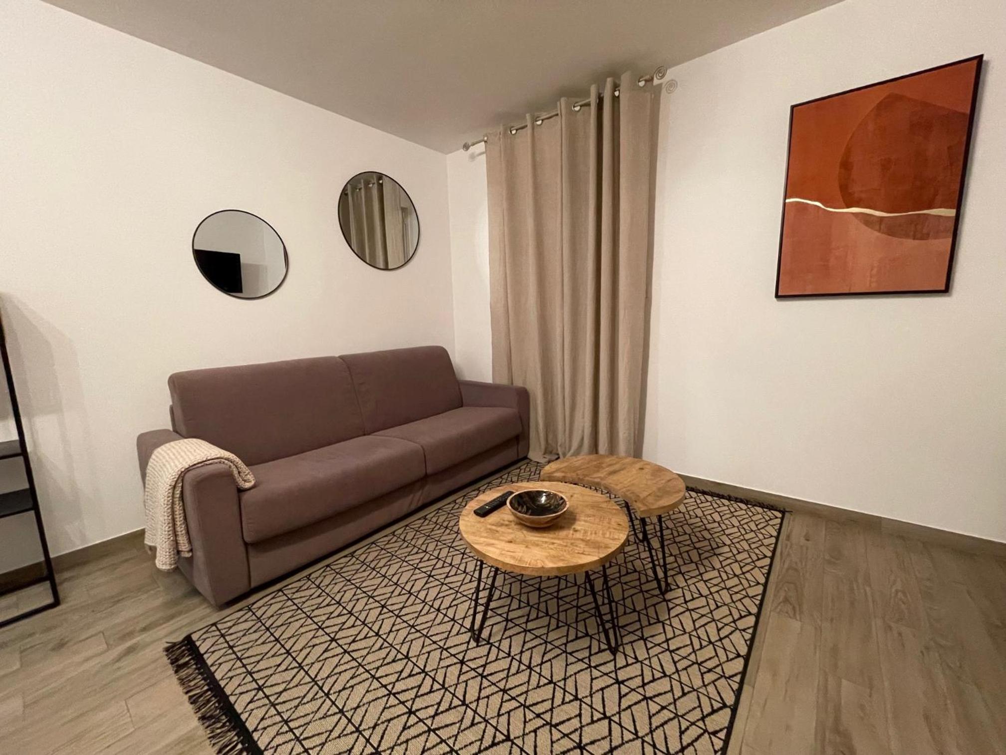 Apartment with Sea View - Photo 7
