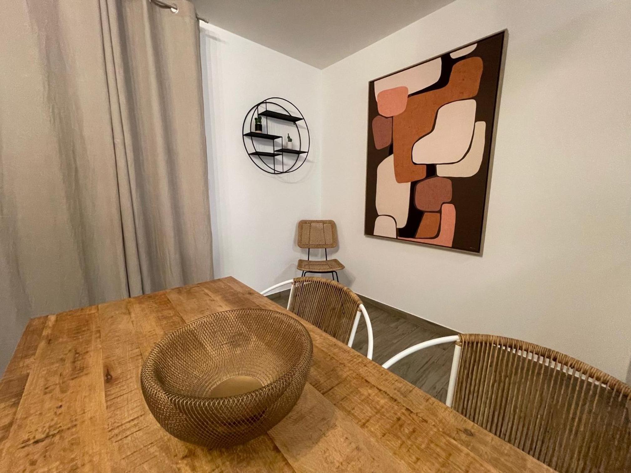 Apartment with Sea View - Photo 8