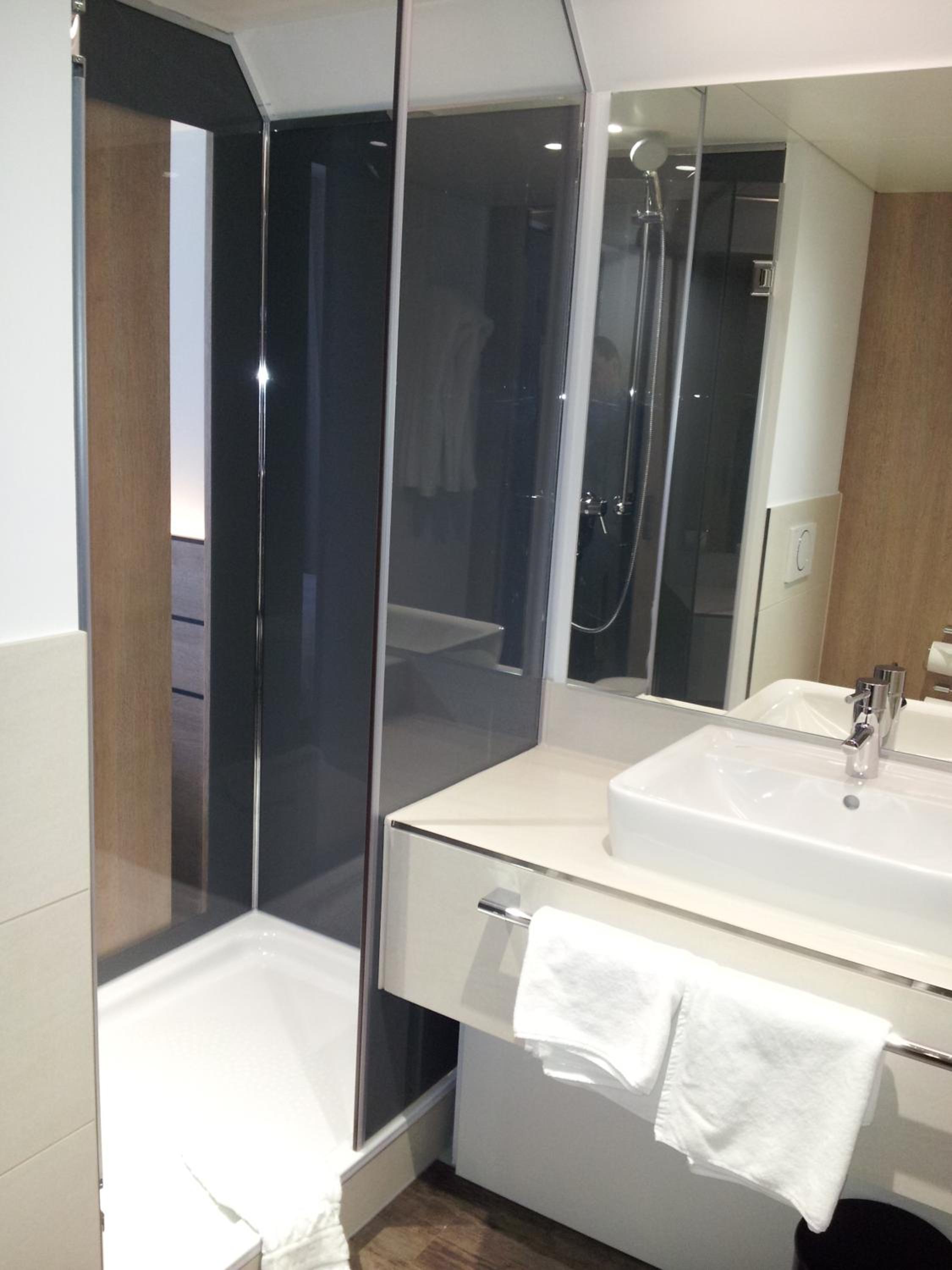 Standard Double Room - Photo 7