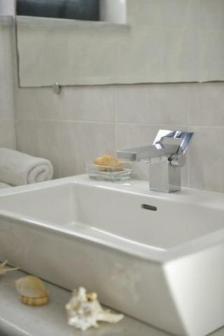 Double Room - Photo 6