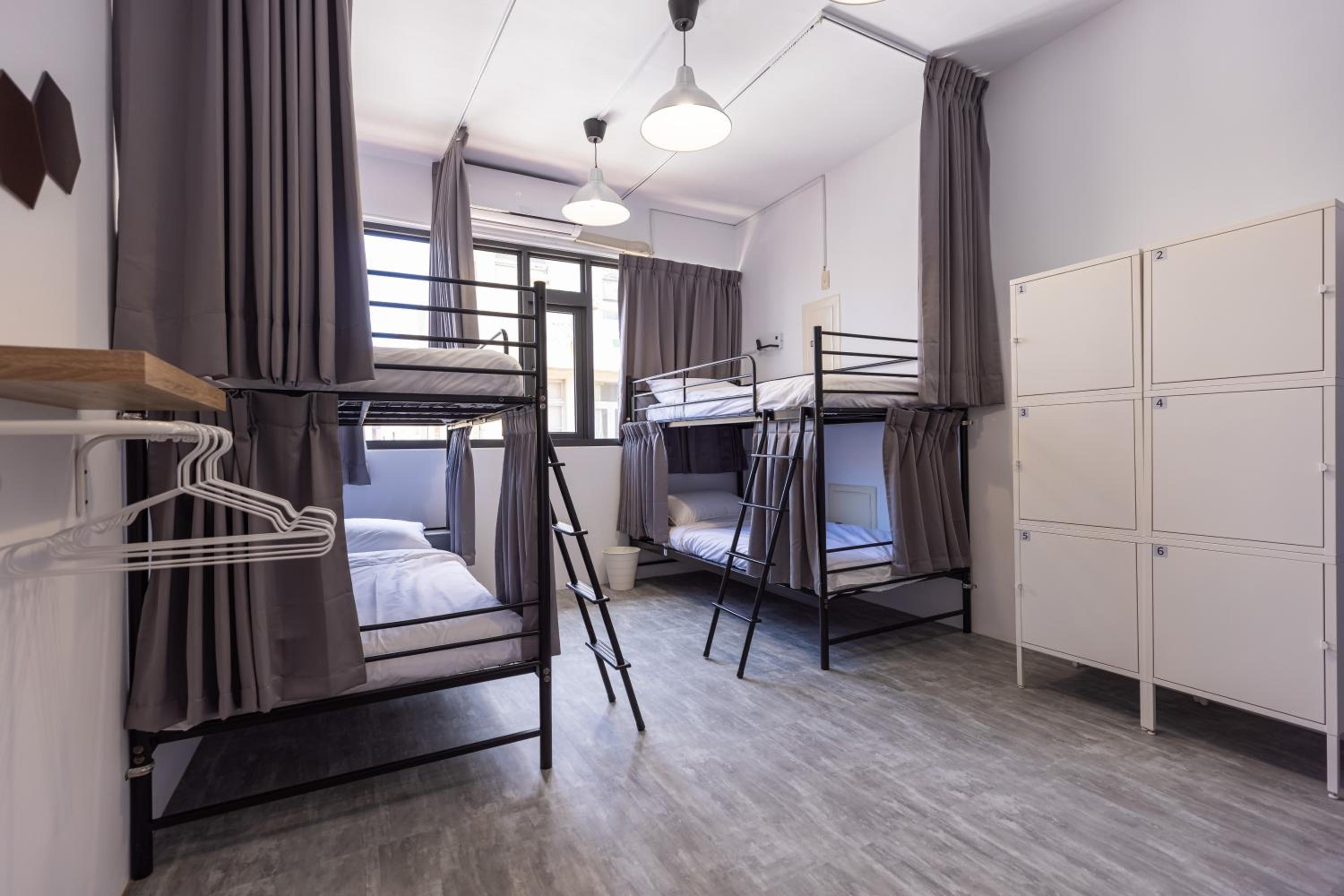 6-Bed Mixed Dormitory Room photo 1