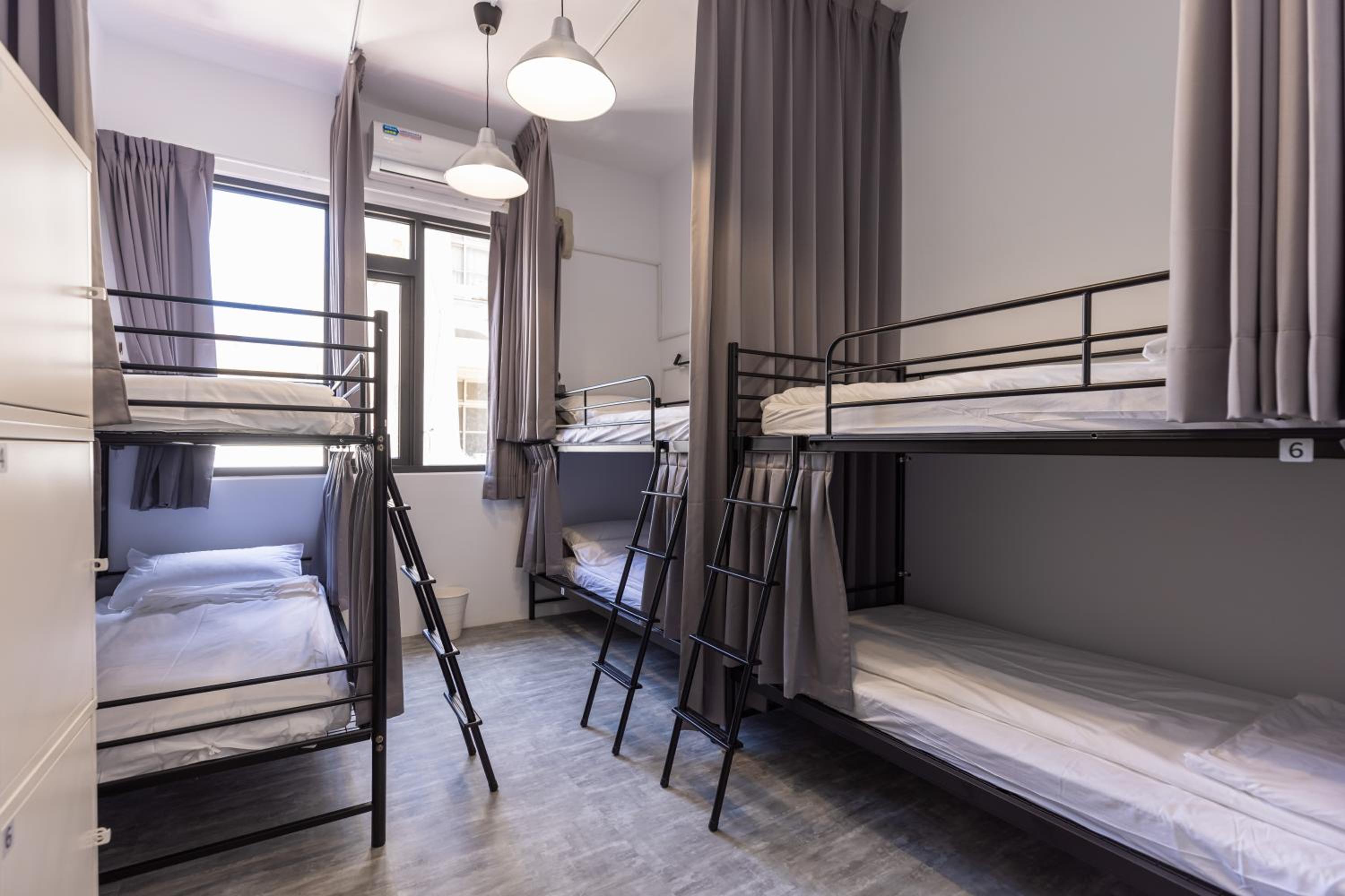 Bed in 6-Bed Female Dormitory Room photo 3