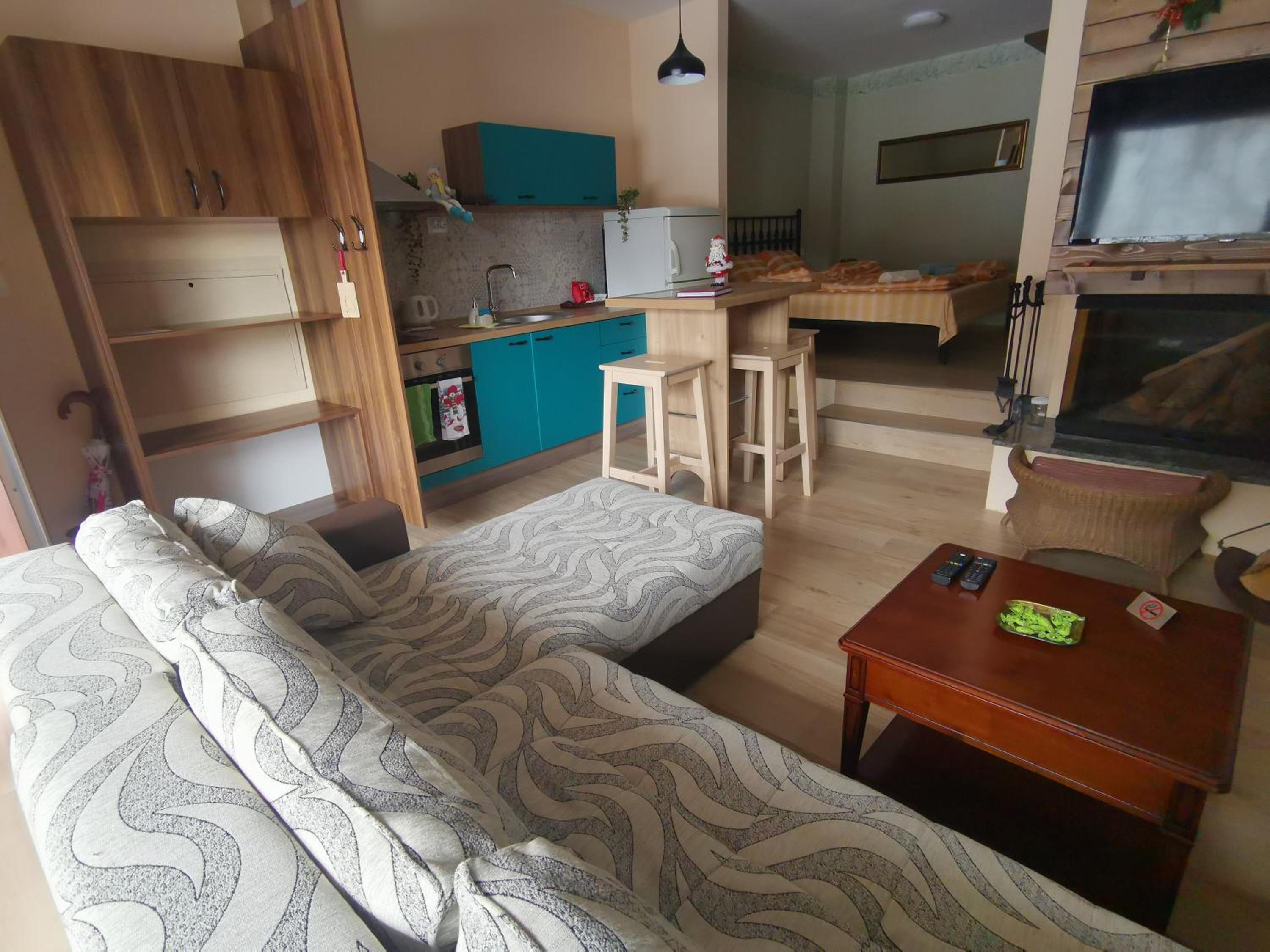 One-Bedroom Apartment photo 1