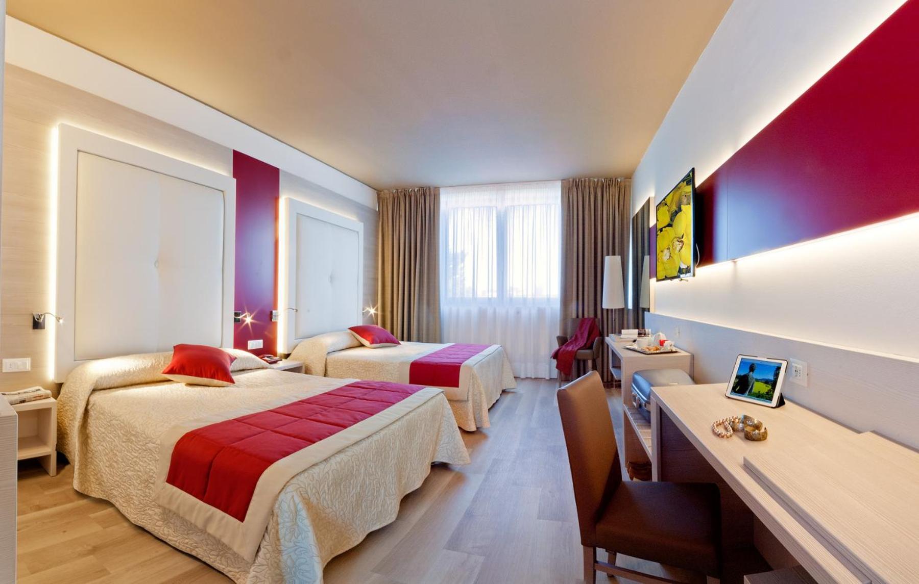 Superior Quadruple Room - Photo 1