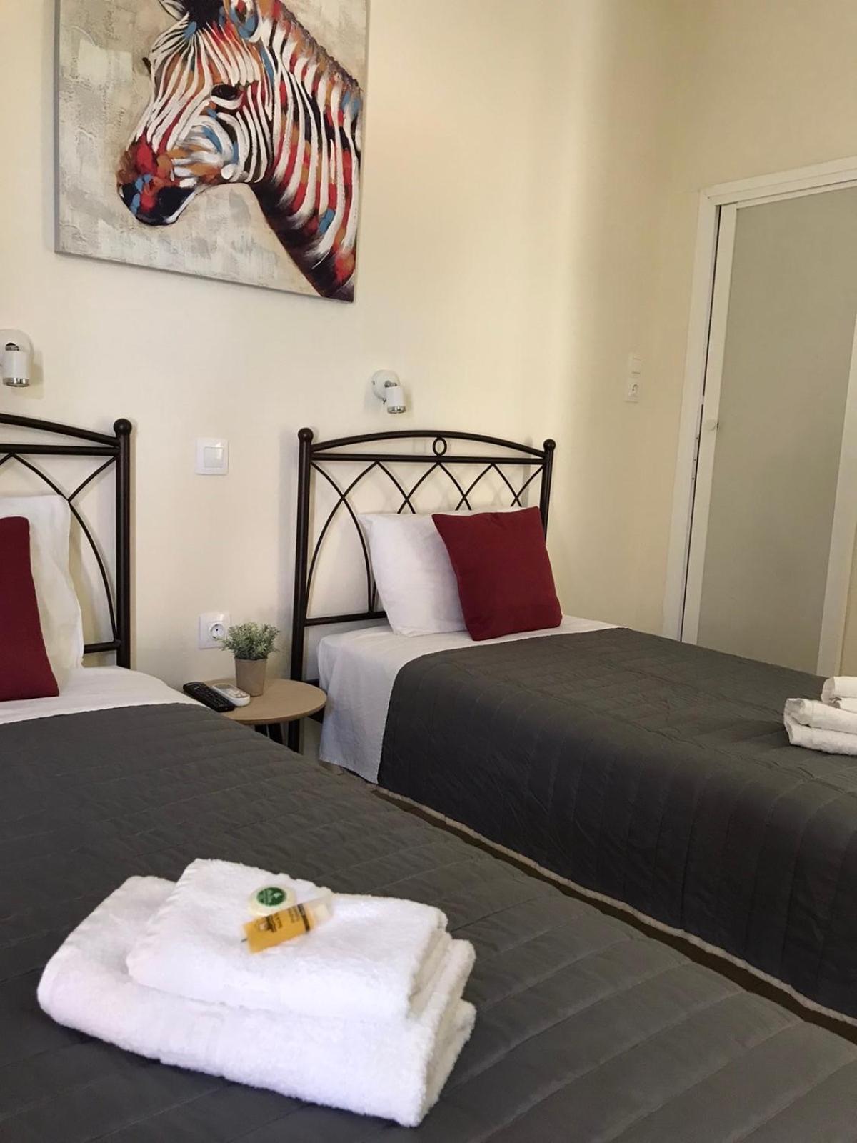 Twin Room with Balcony - Photo 5