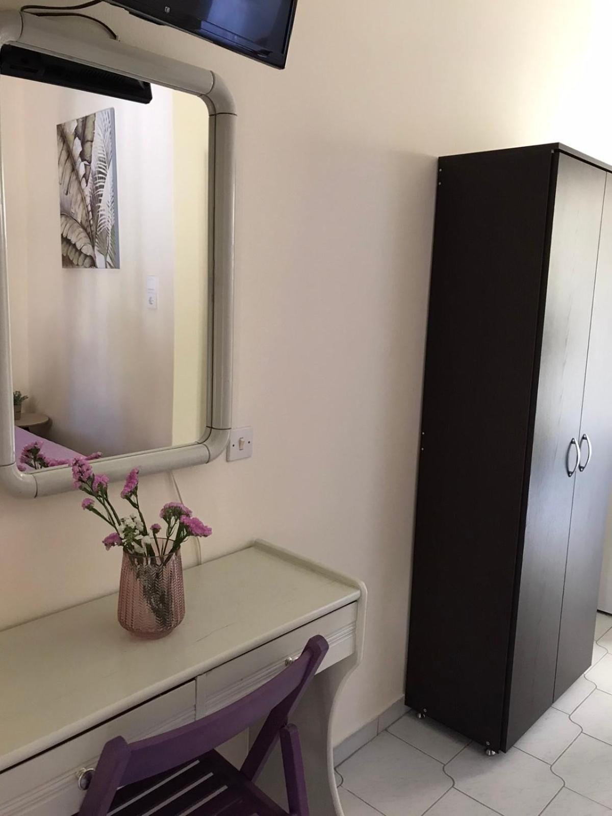 Twin Room with Balcony - Photo 6