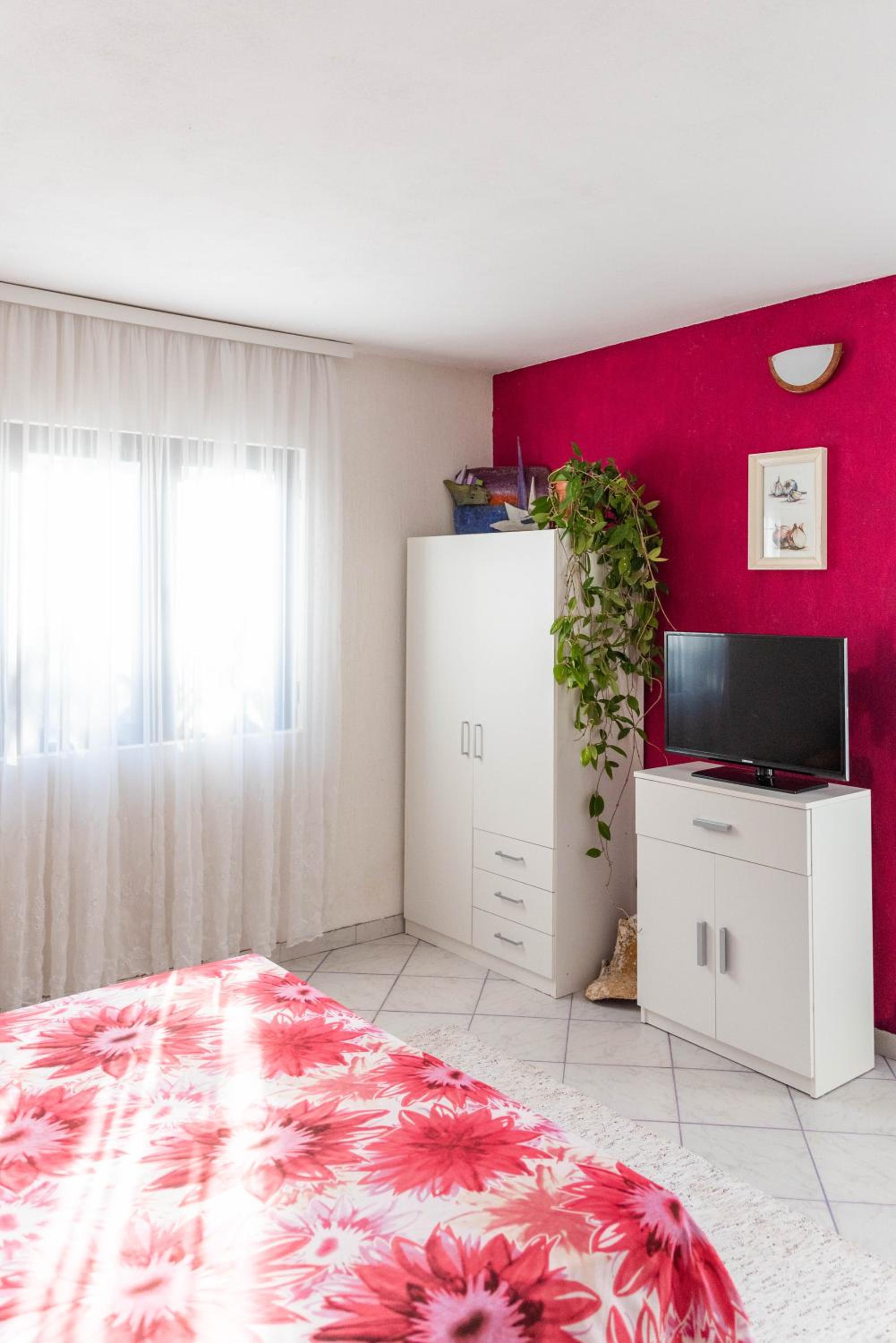 Studio Apartment photo 1