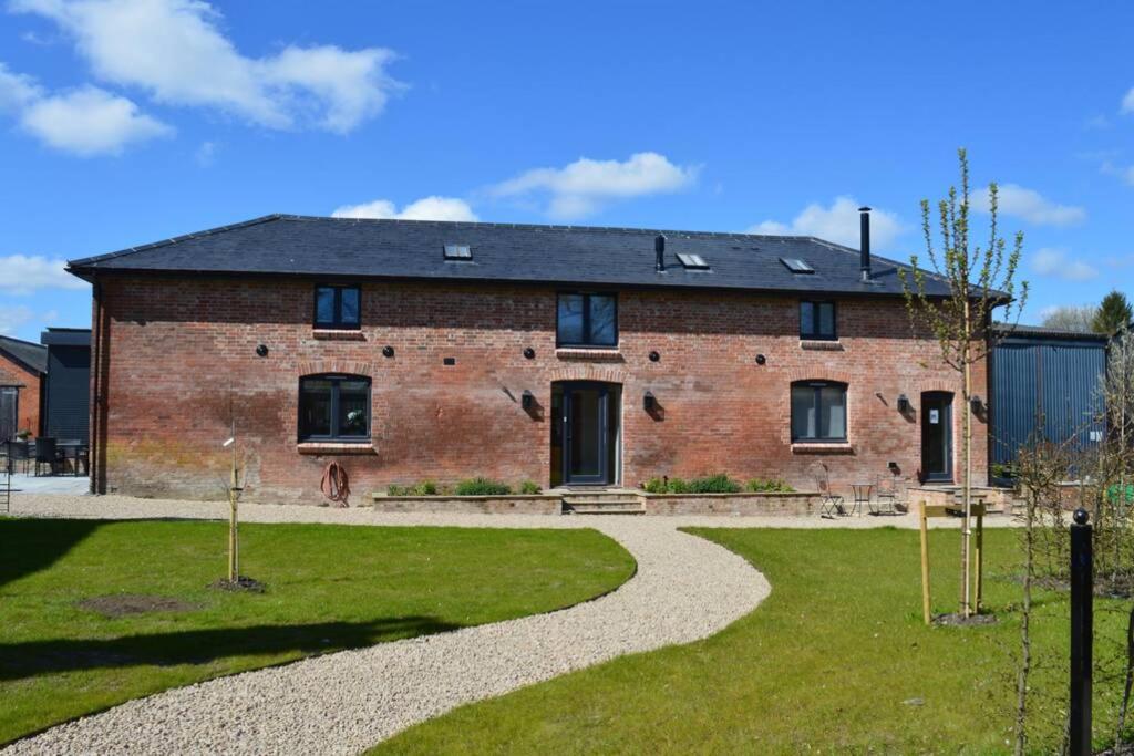 Three-Bedroom House photo 2