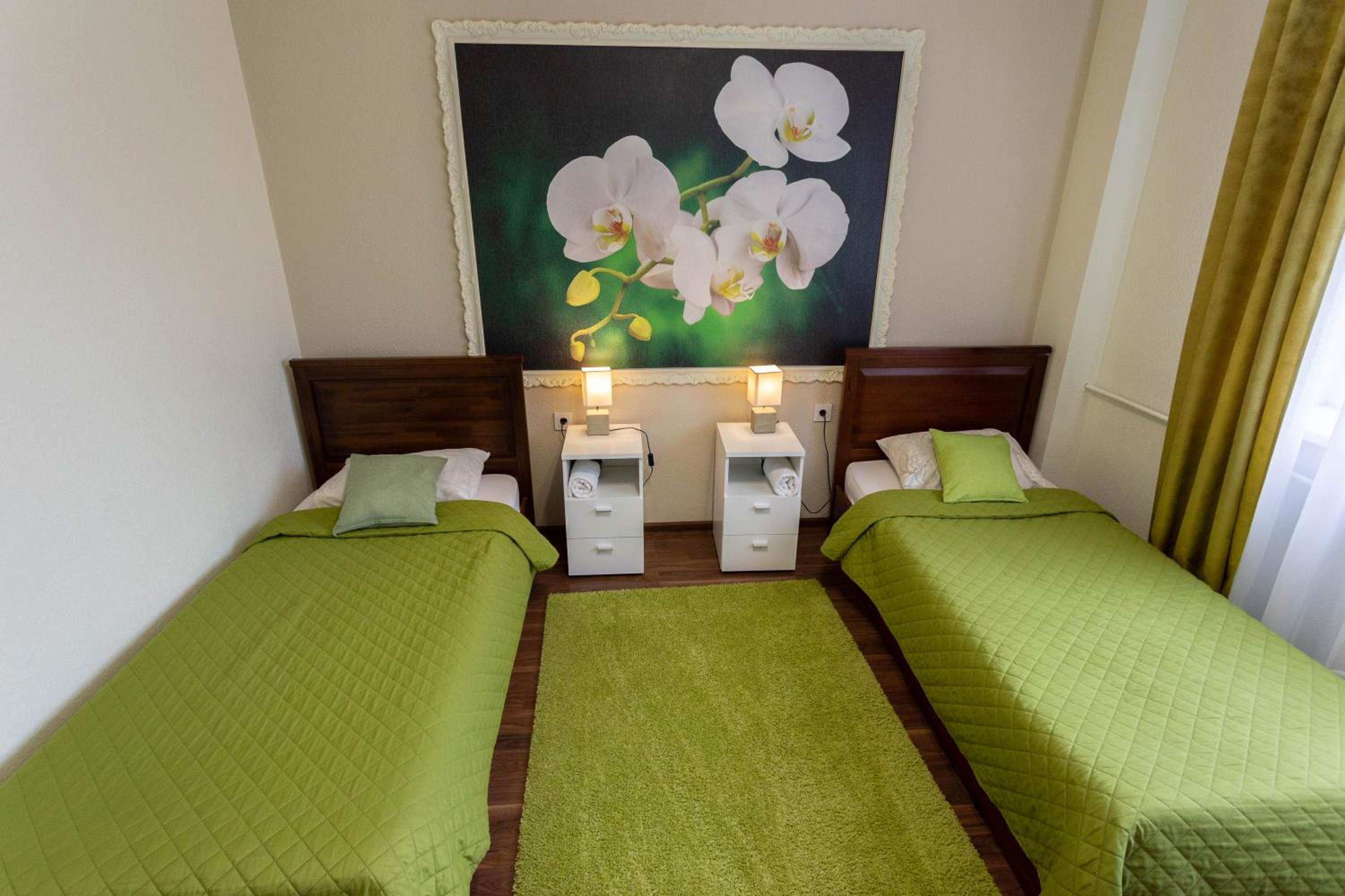 Twin Room with Shared Bathroom photo 1