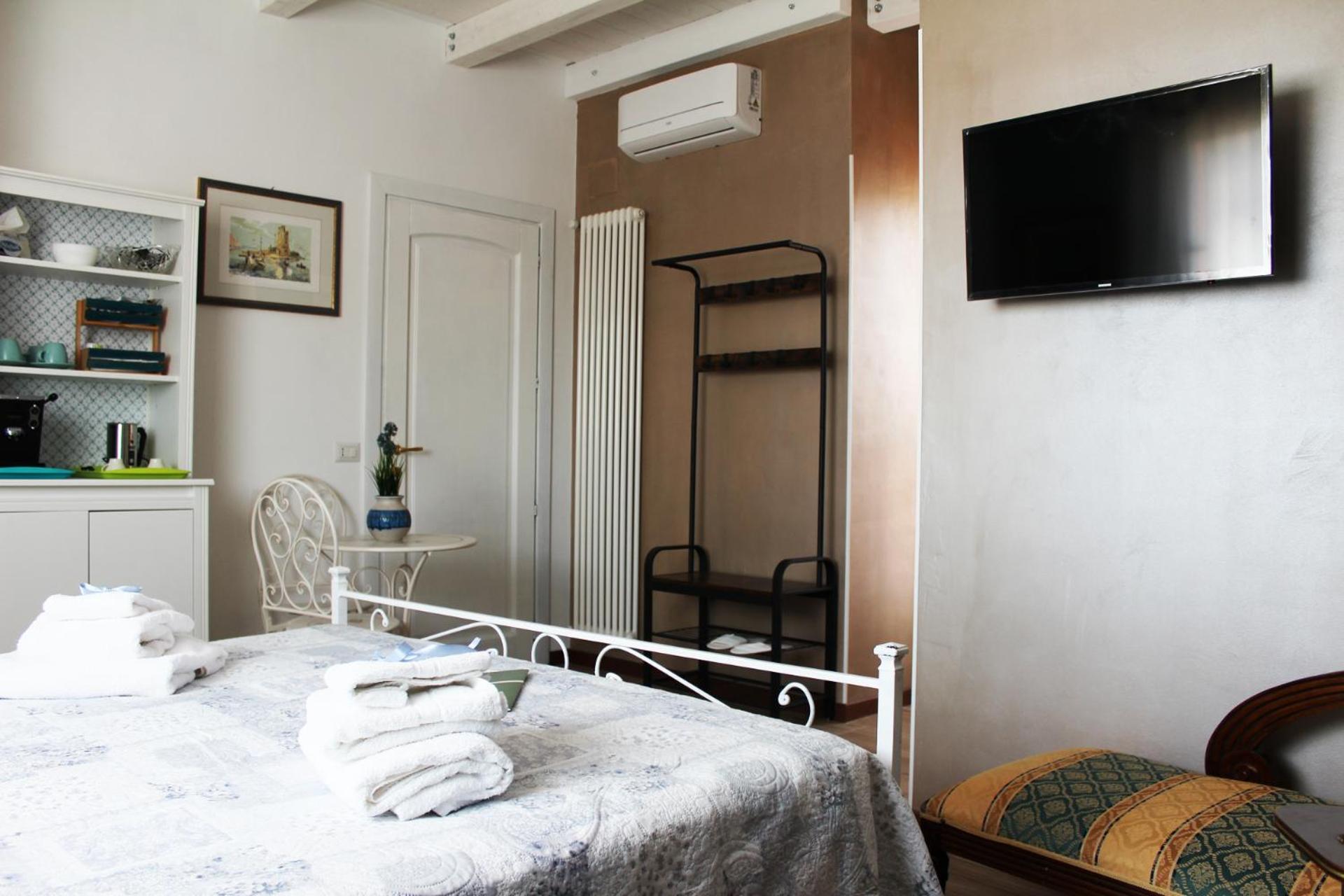 Double Room with Balcony photo 2