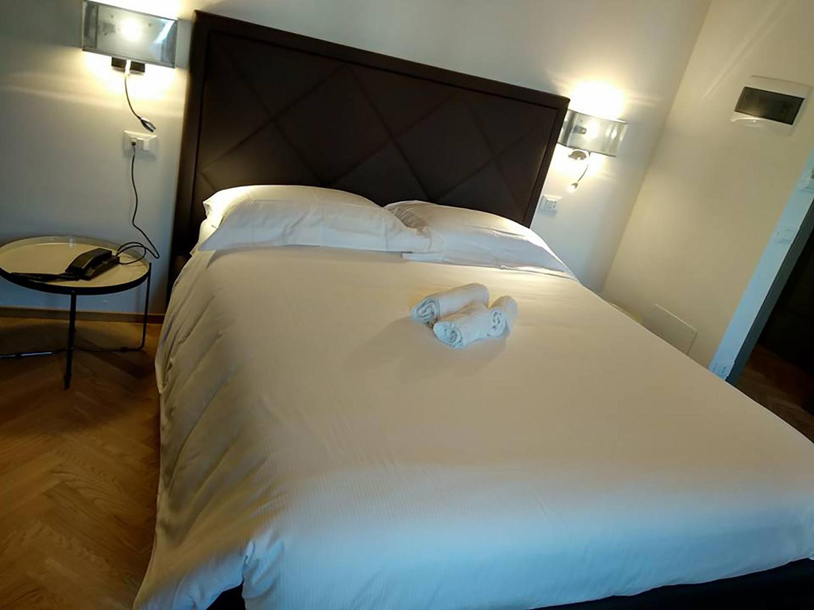 Double Room - Photo 1