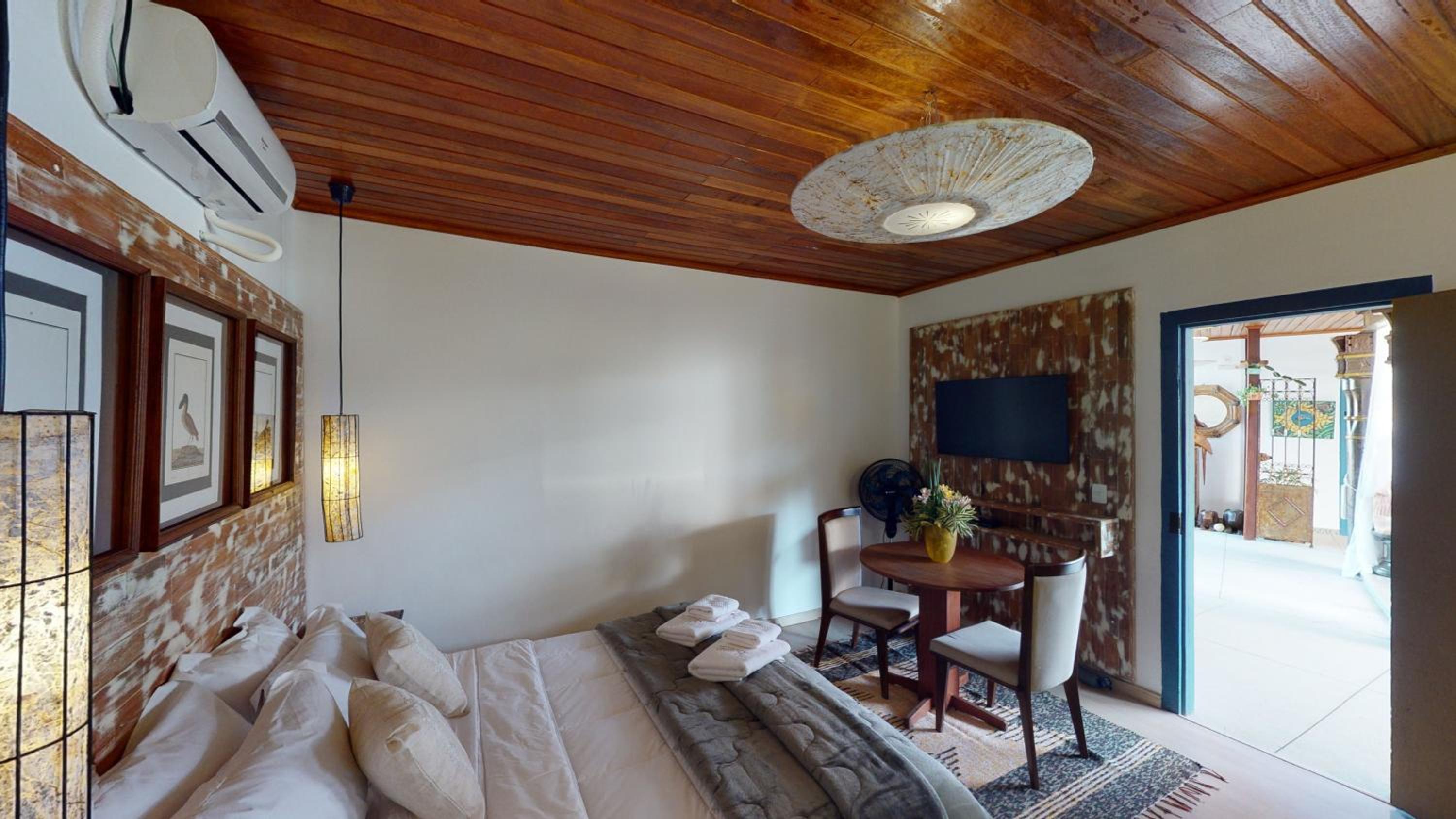 Executive Suite - Photo 1