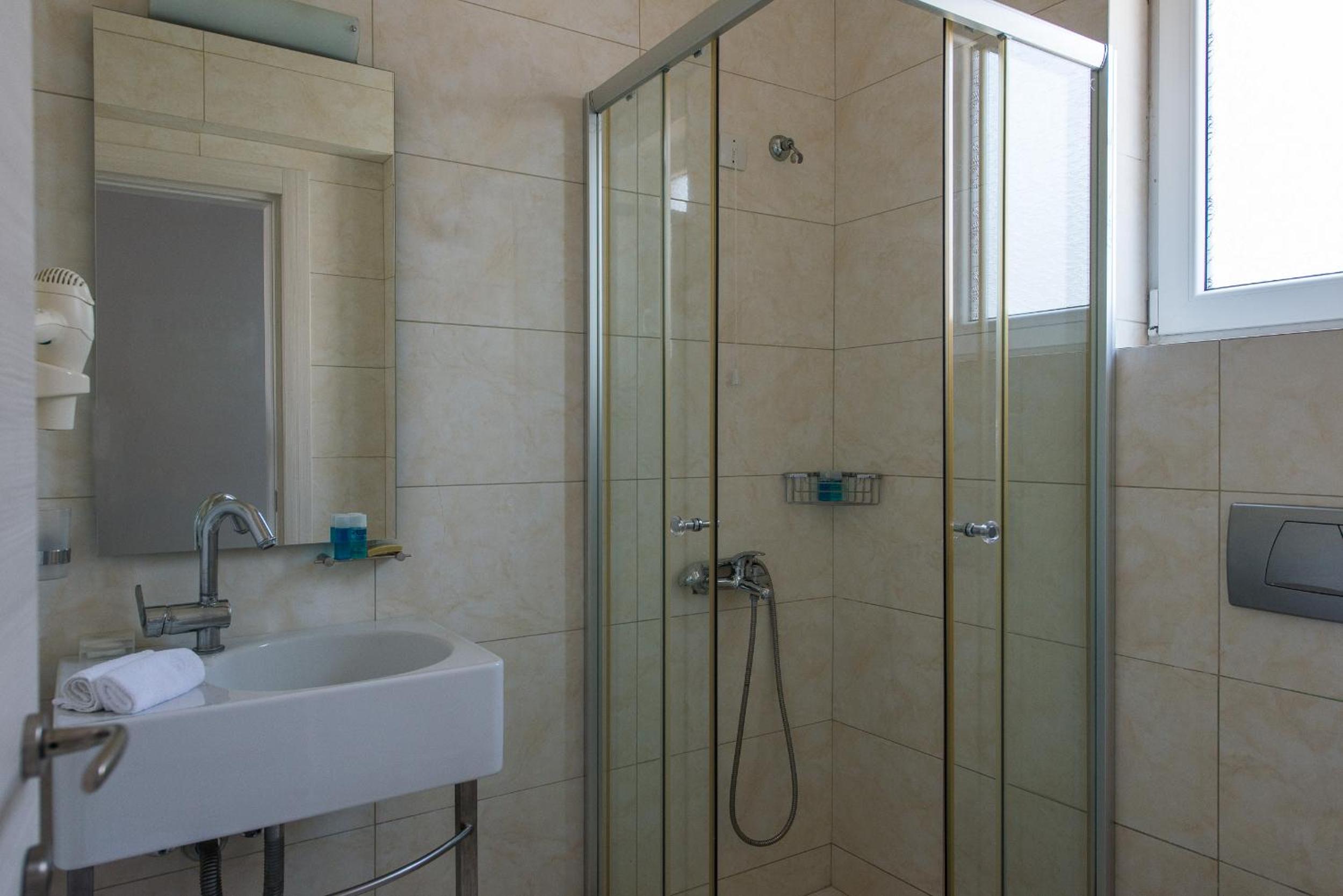 Suite with Garden View - Photo 6