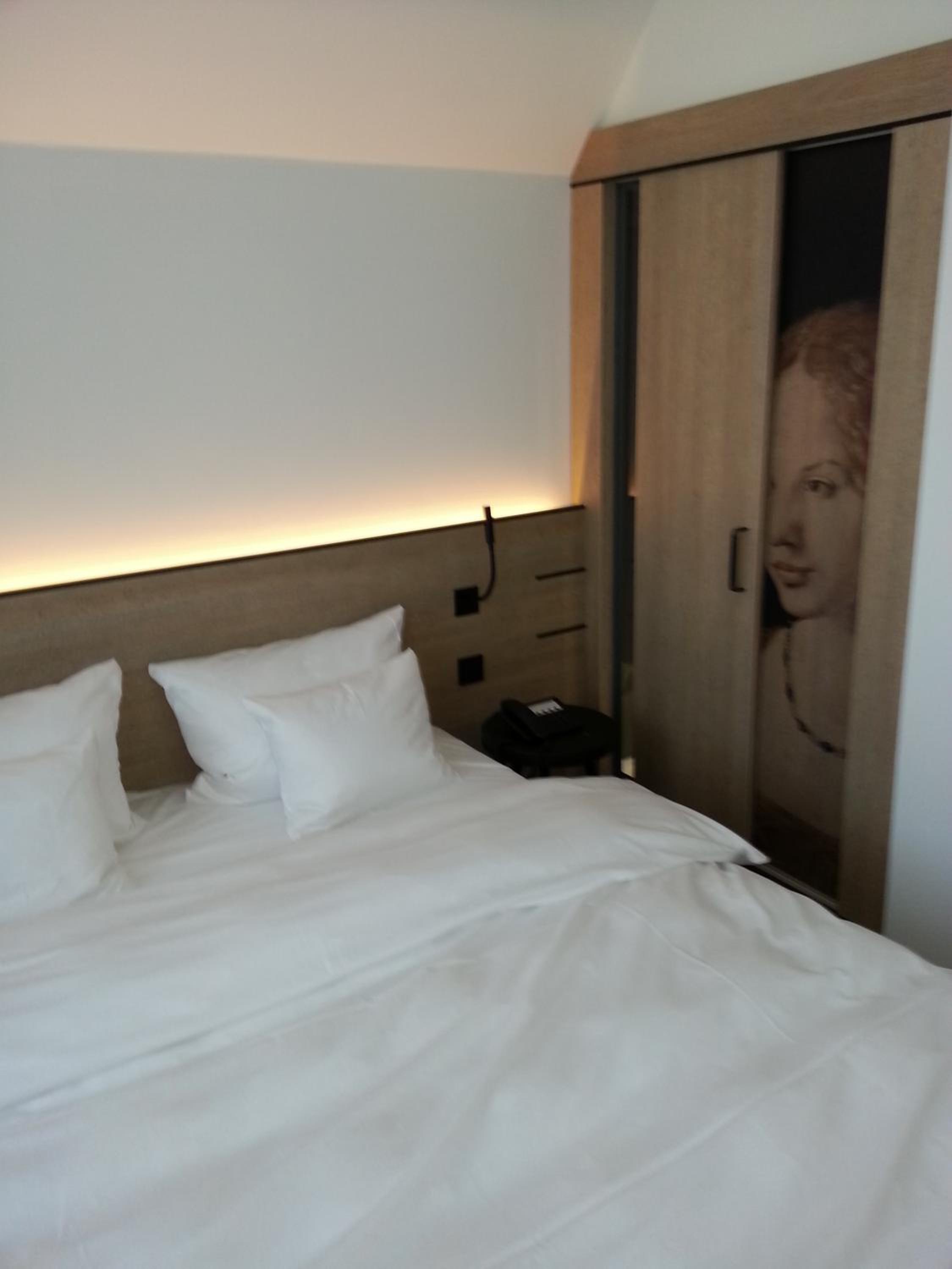 Standard Double Room - Photo 1