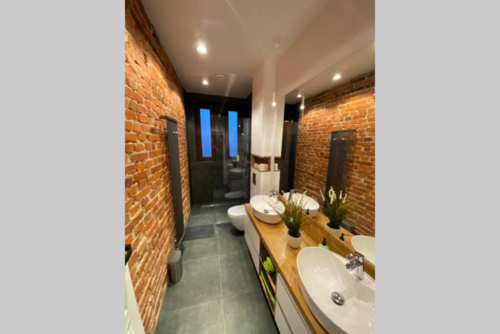 Two-Bedroom Apartment - Photo 9