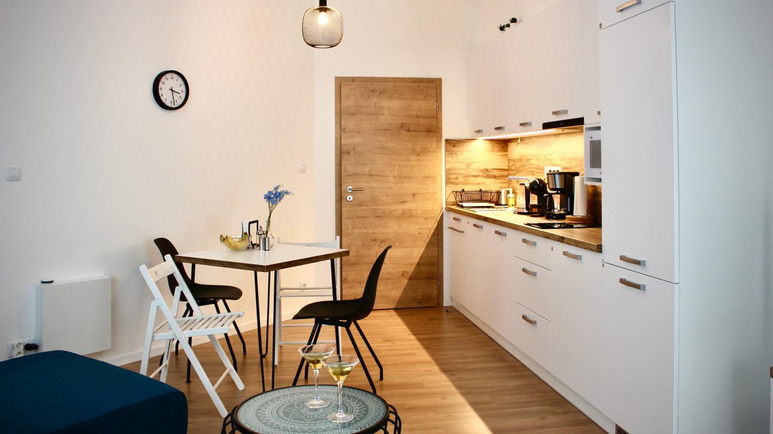 One-Bedroom Apartment - Photo 12