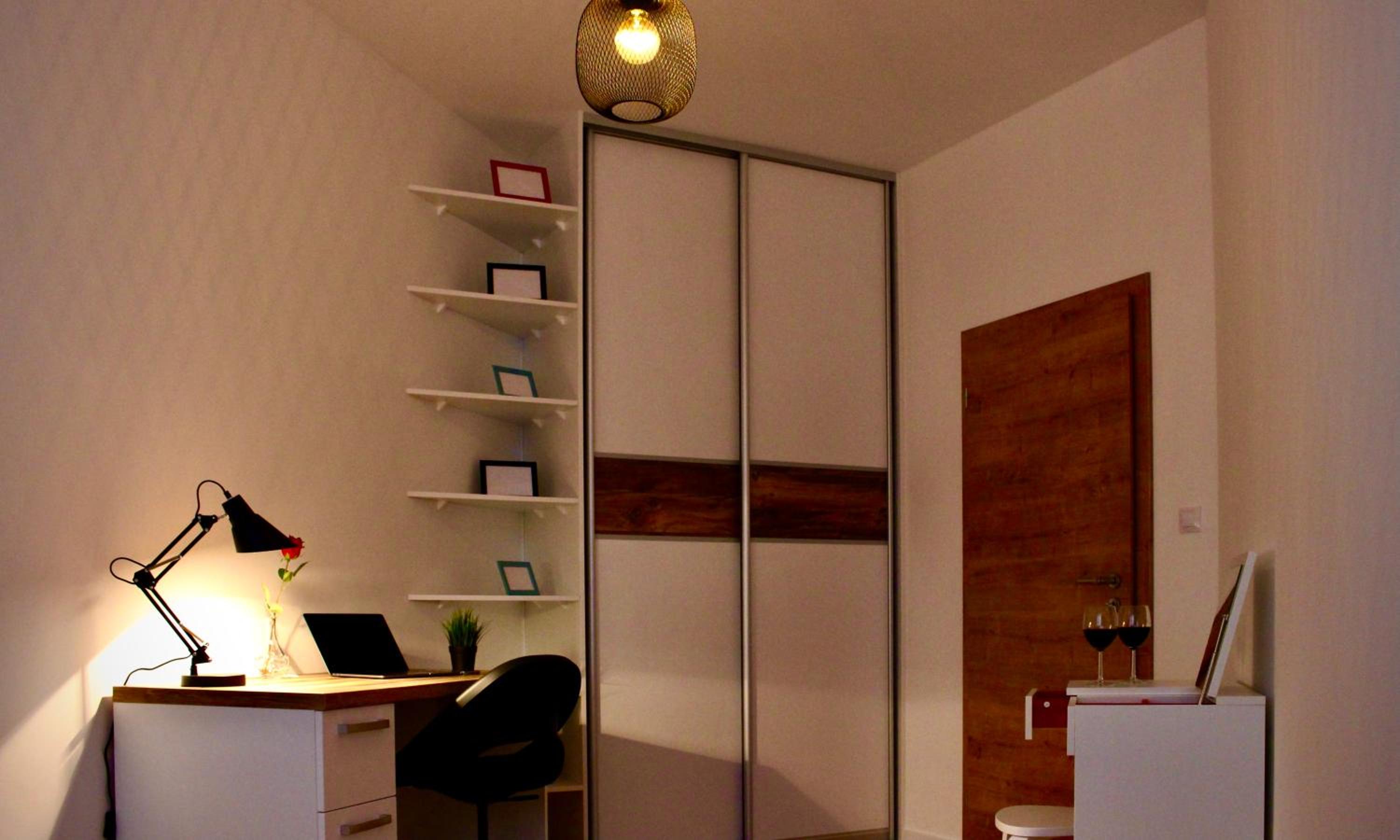 One-Bedroom Apartment - Photo 21