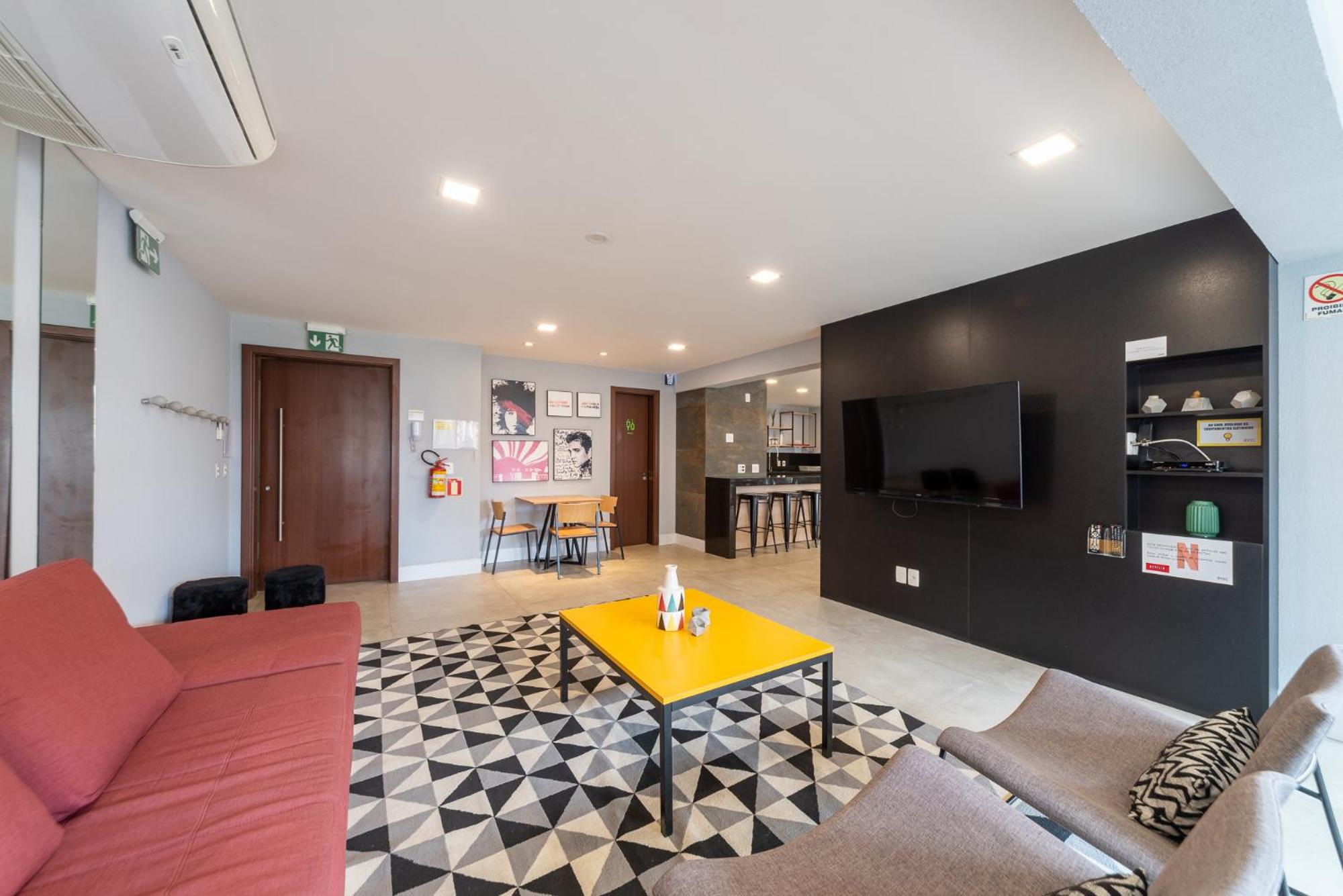 Studio Apartment - Photo 17