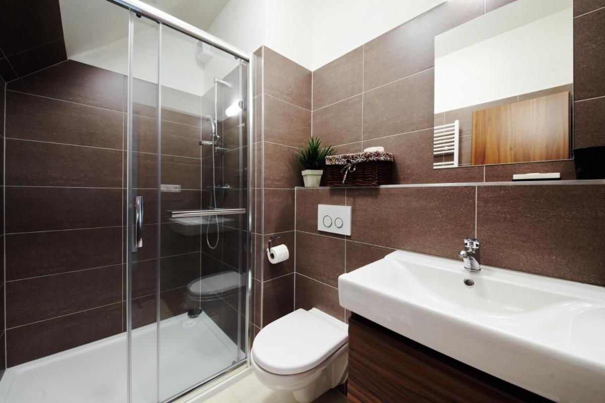 Studio Apartment - Photo 33