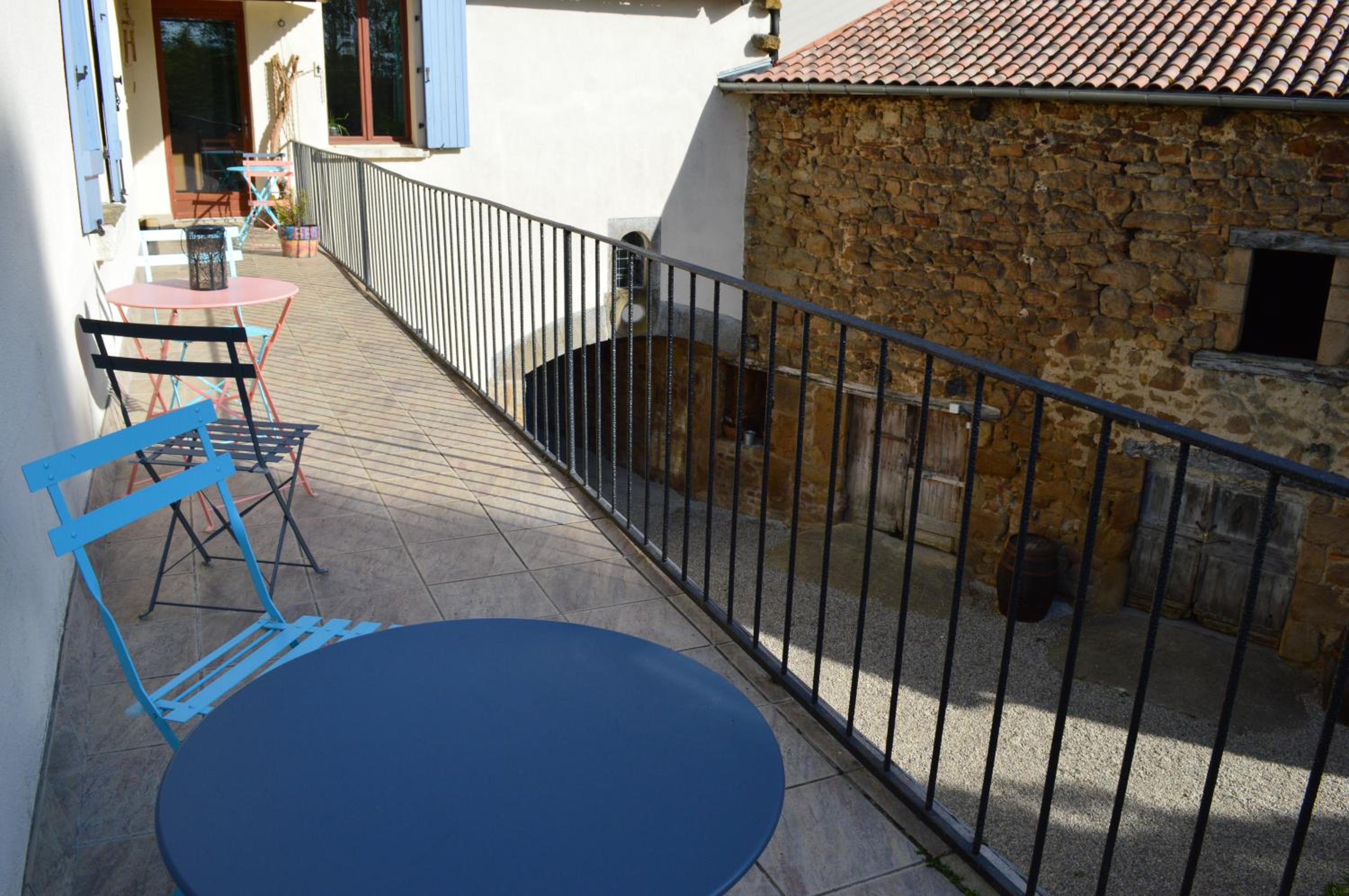 Double Room with Balcony - Photo 6