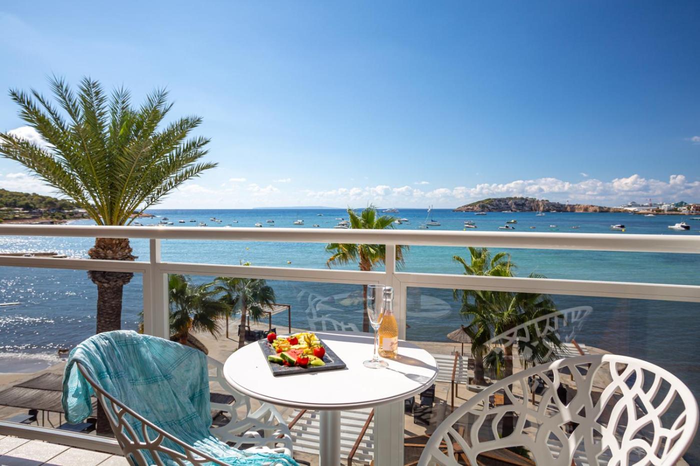 Double Room with Sea View photo 3