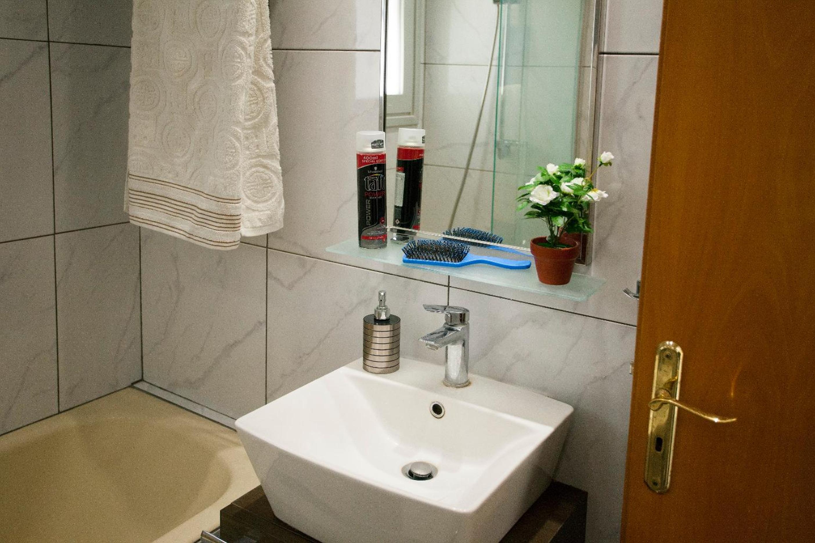 Apartment - Photo 12