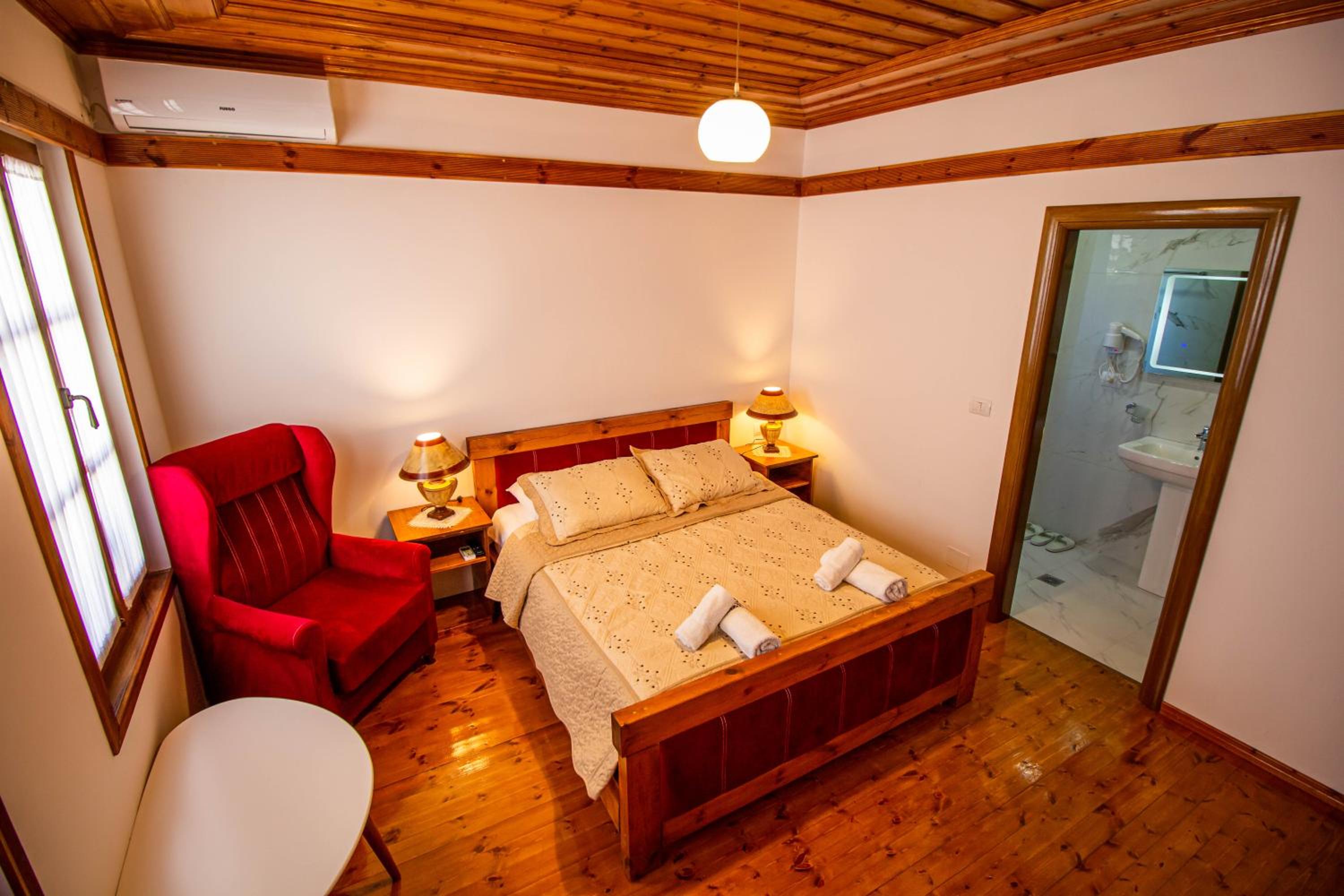 Deluxe Double Room photo 3