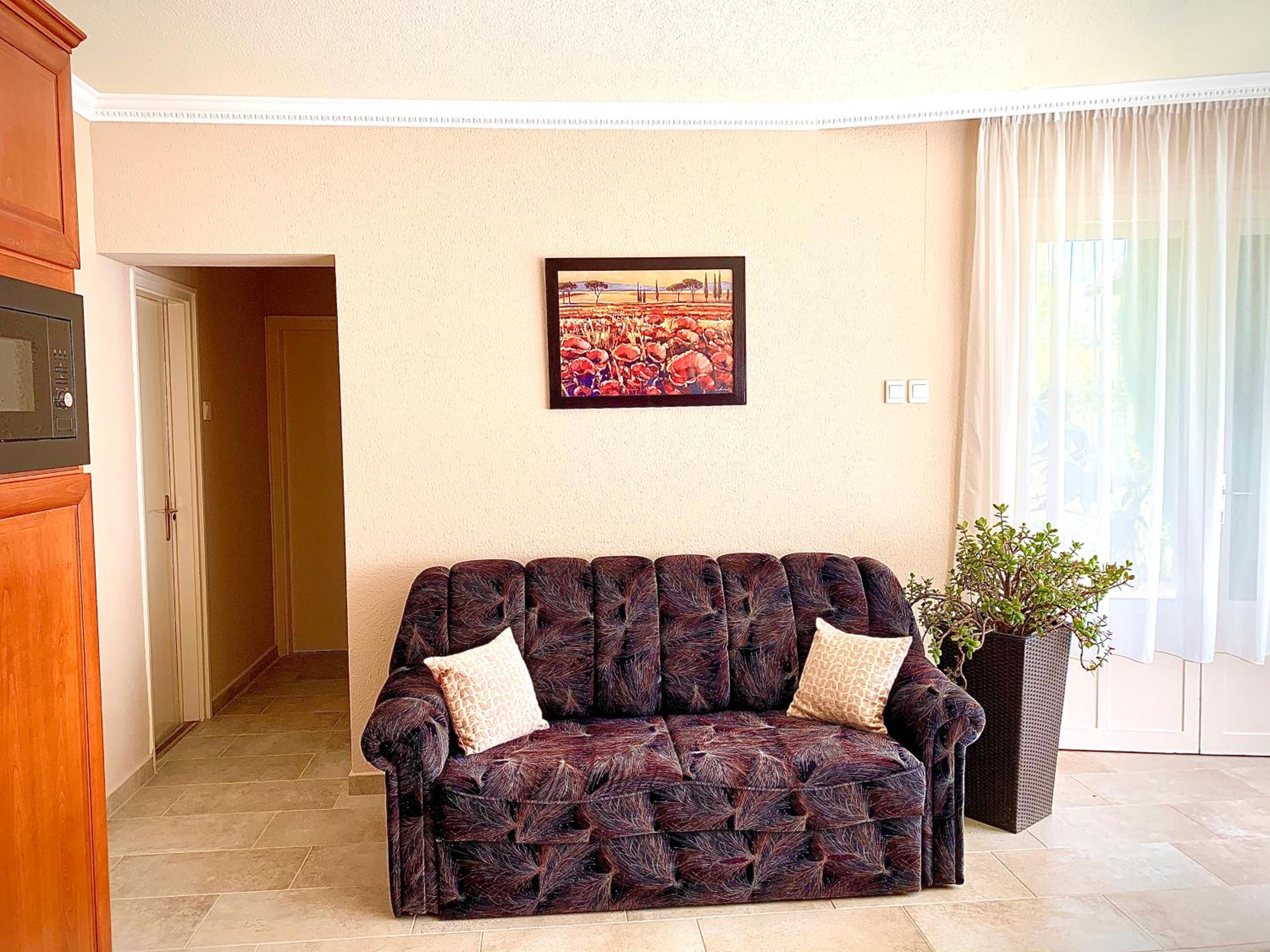 Apartment with Terrace - Photo 8