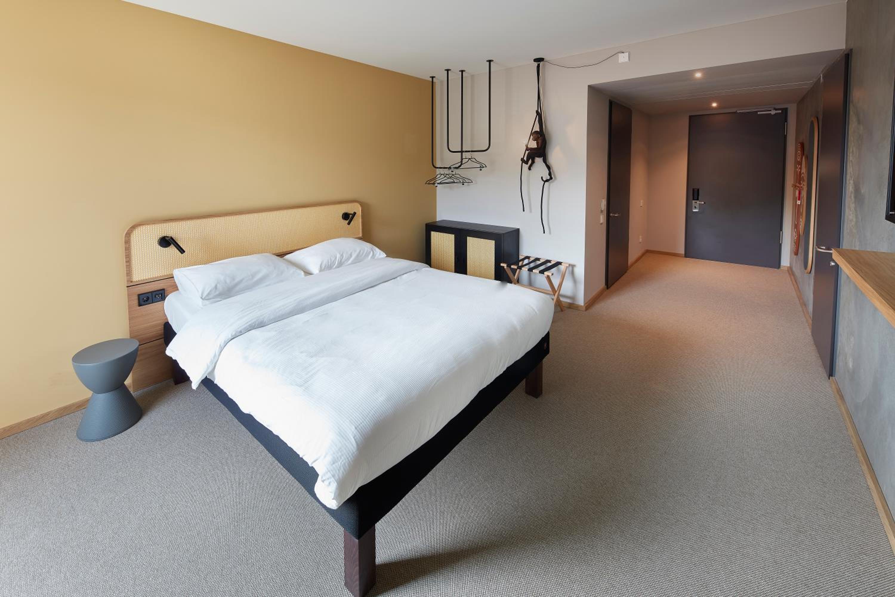 Standard Family Suite with Two Connecting Rooms - Photo 6