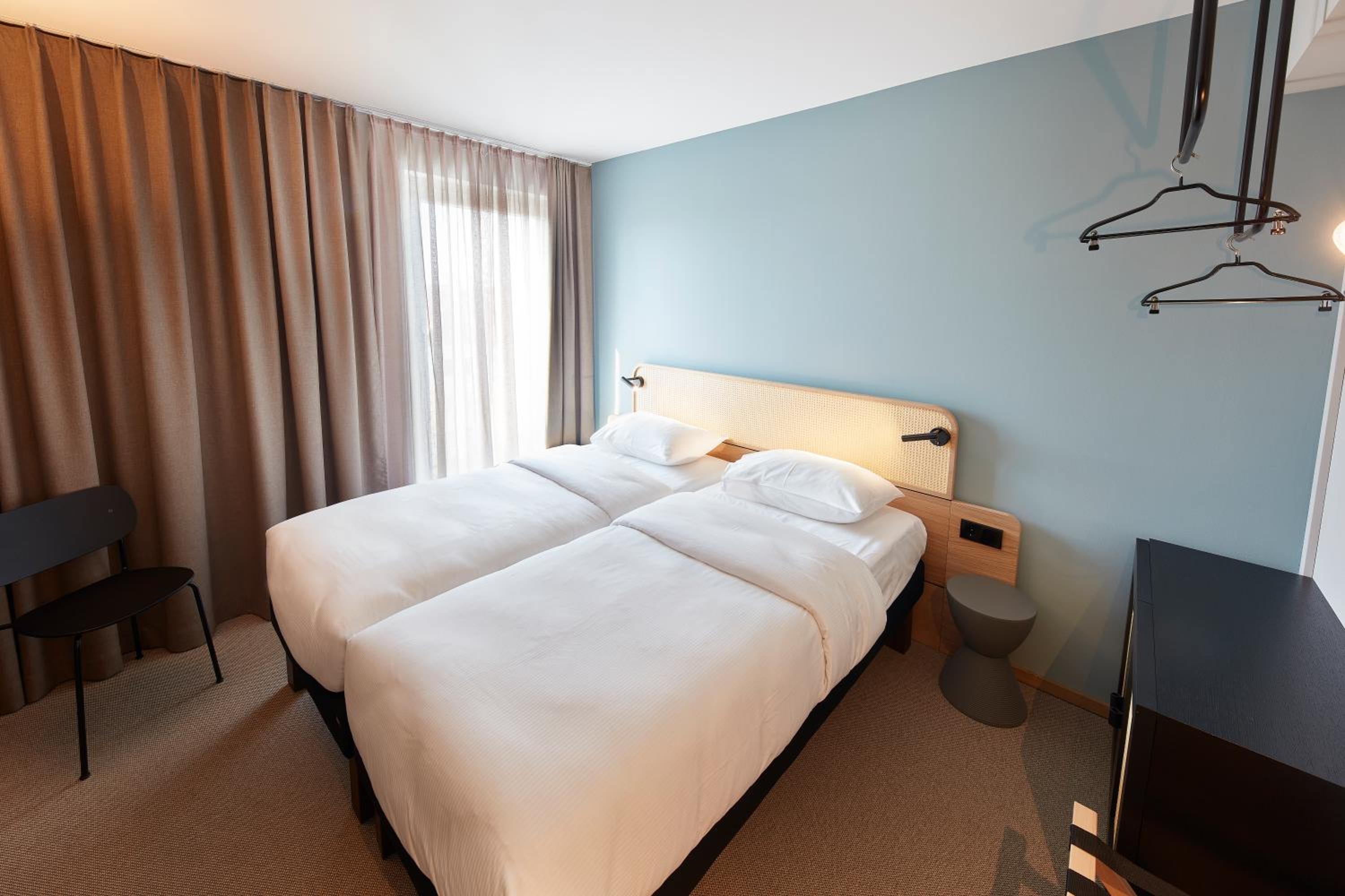 Standard Twin Room - Photo 1