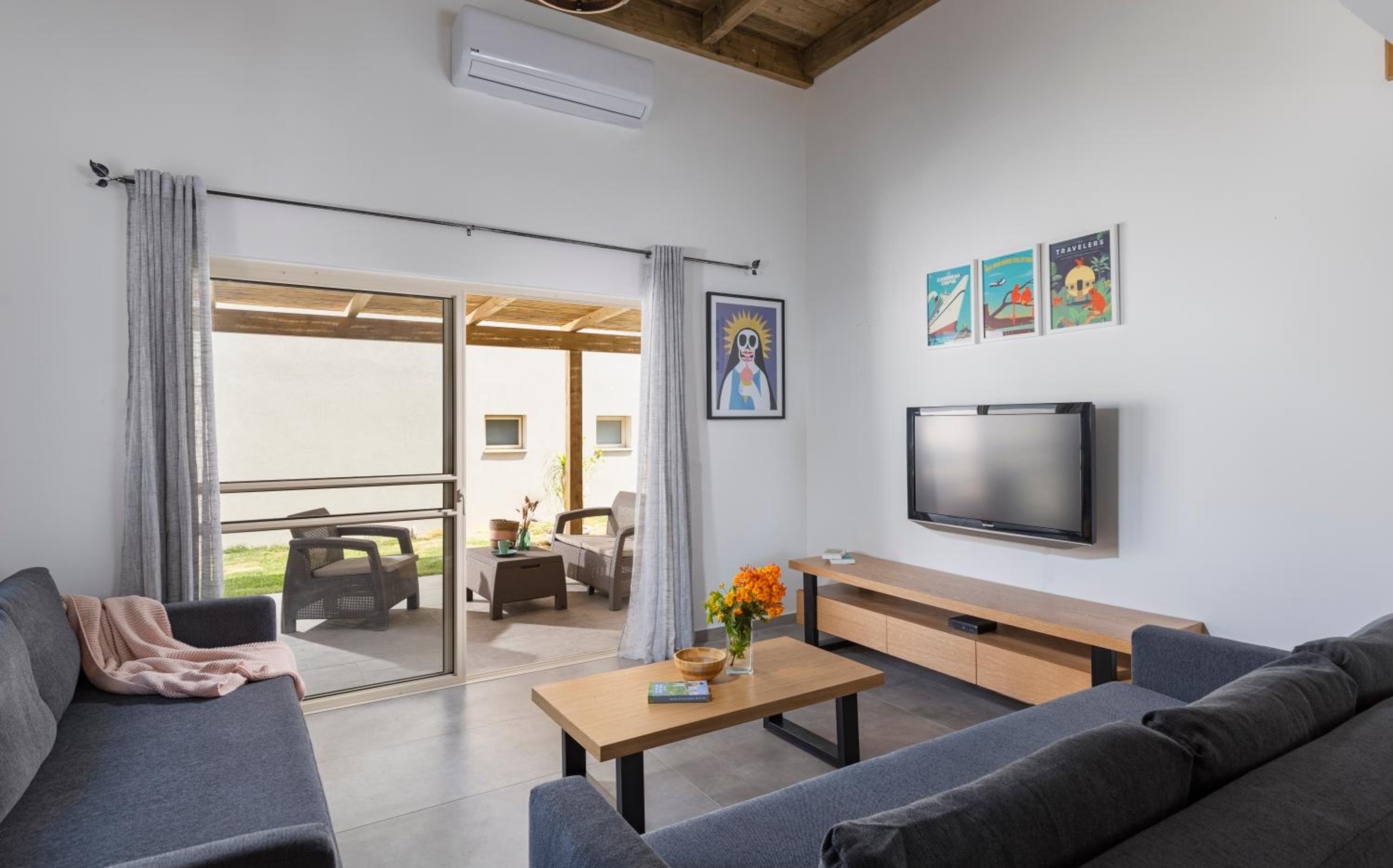 One-Bedroom House - Photo 3