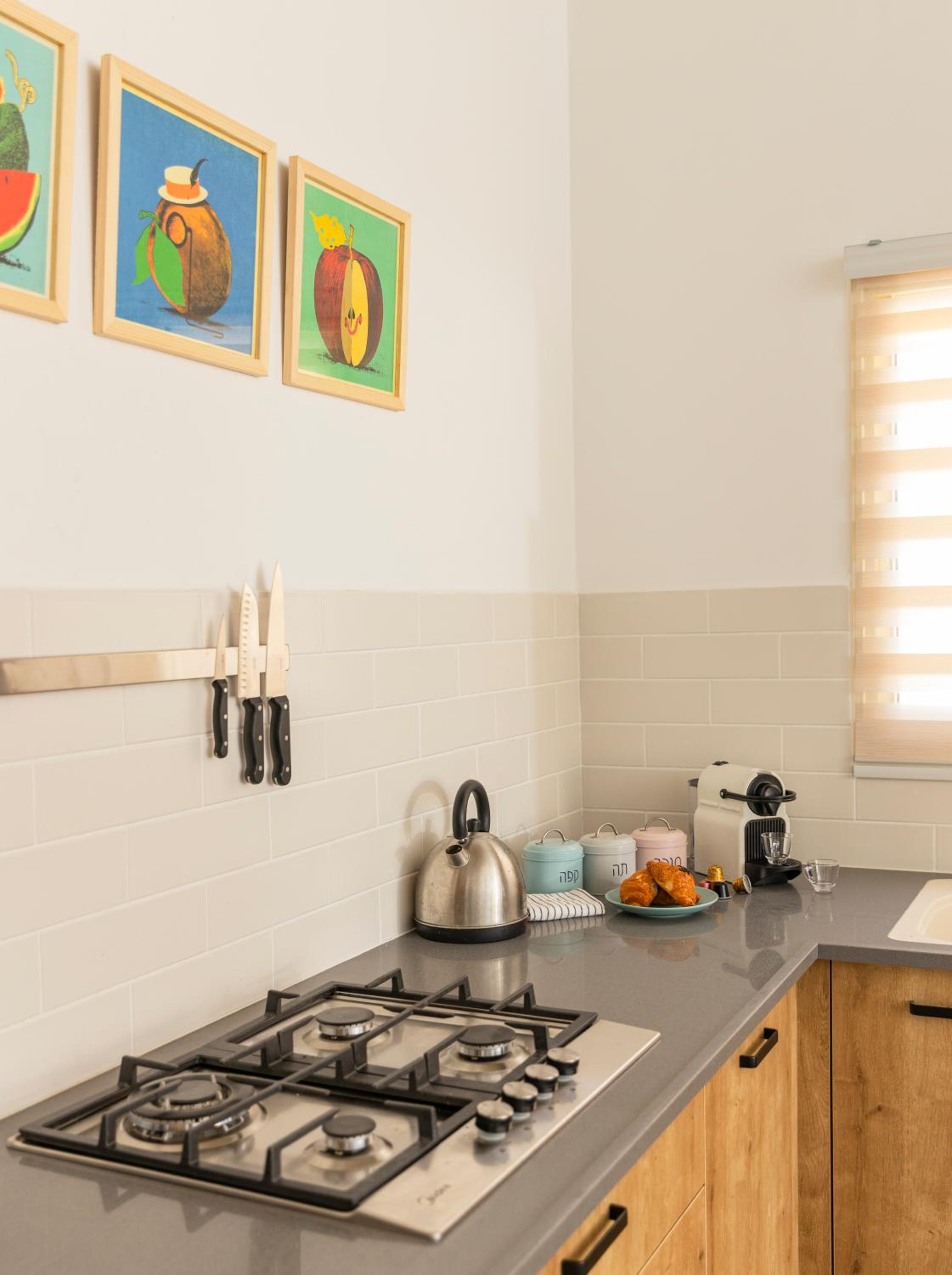 One-Bedroom House - Photo 32