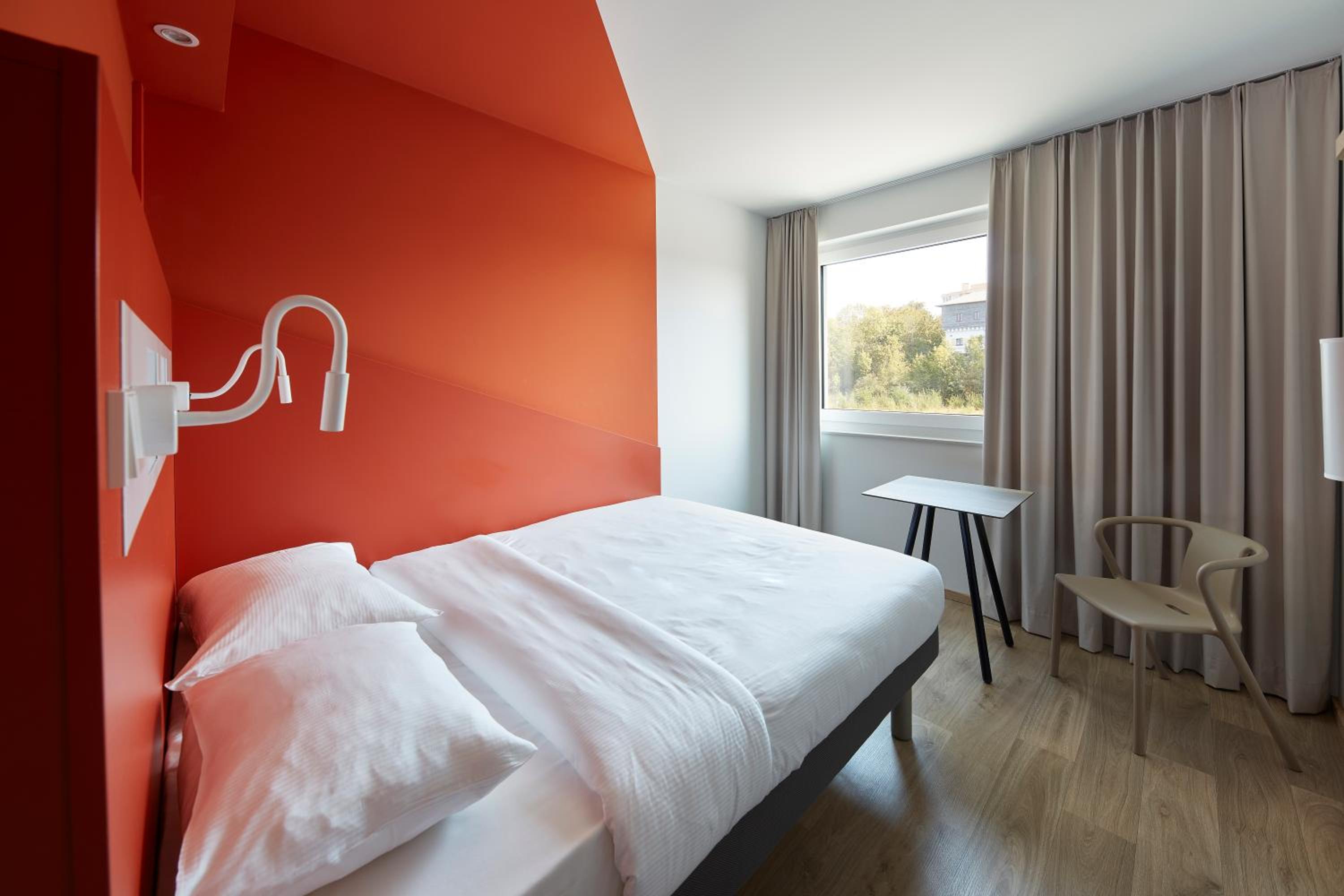 Standard Double Room - Photo 4