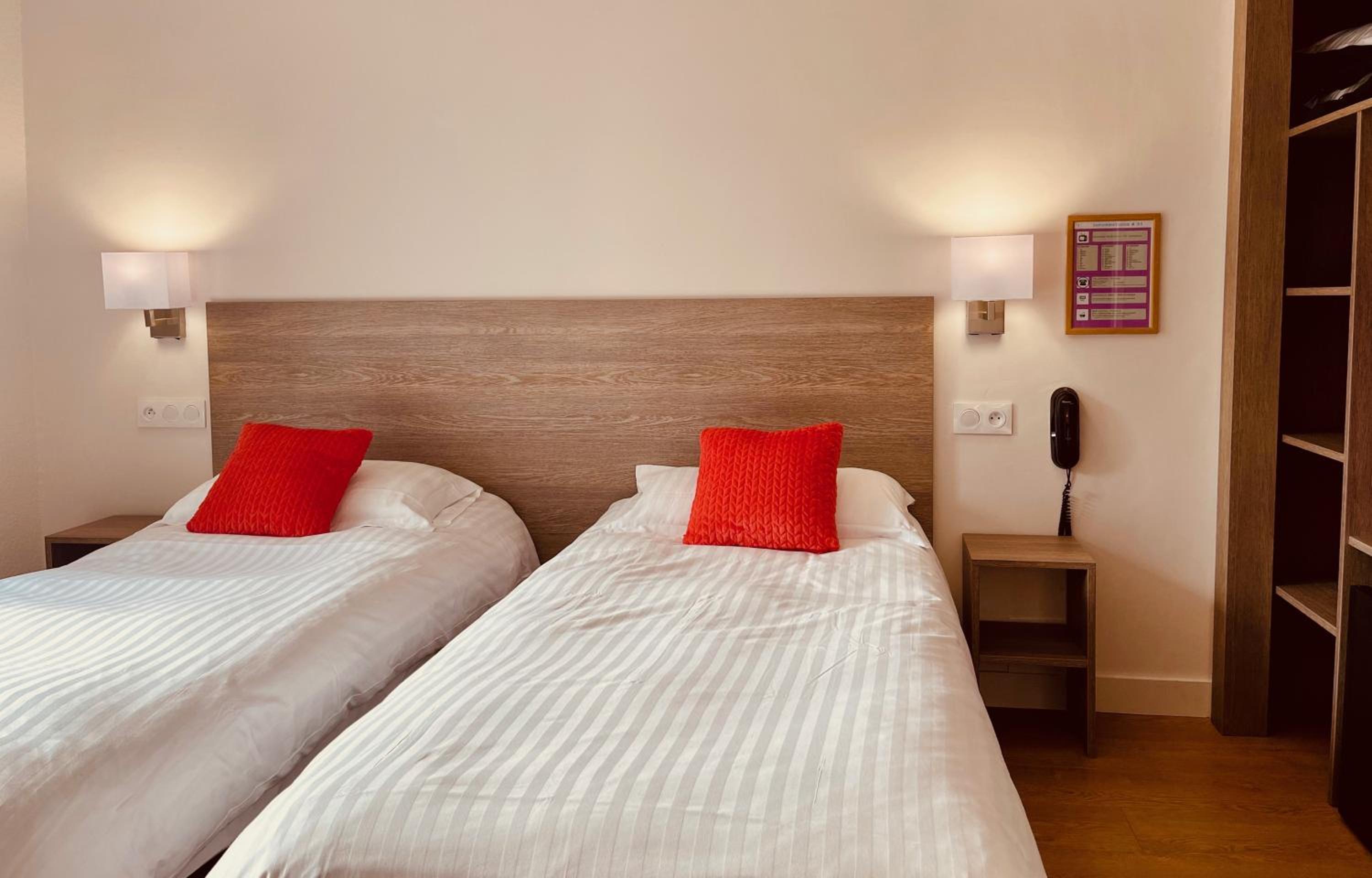 Triple Room with Courtyard View - Photo 1