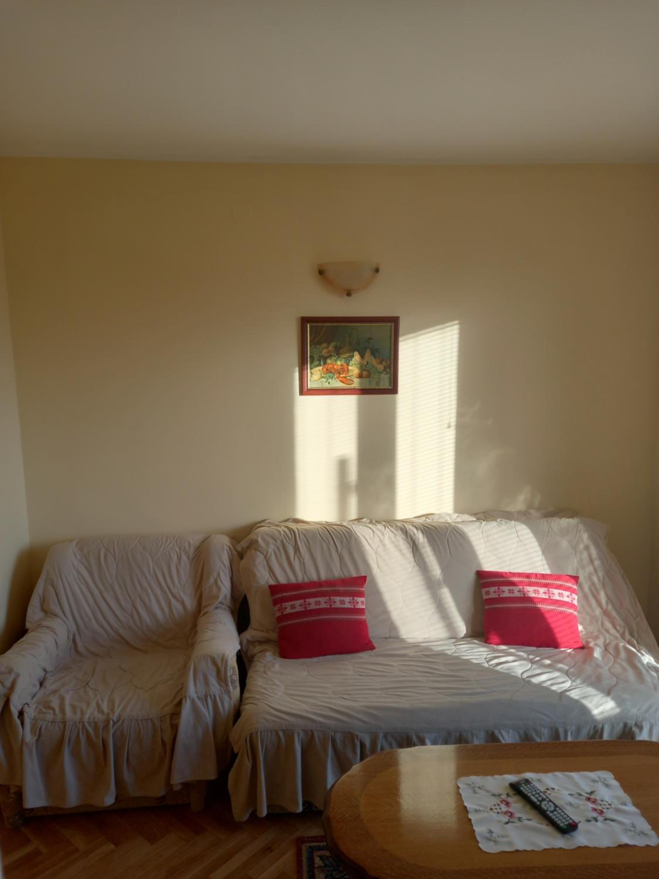 One-Bedroom Apartment photo 1