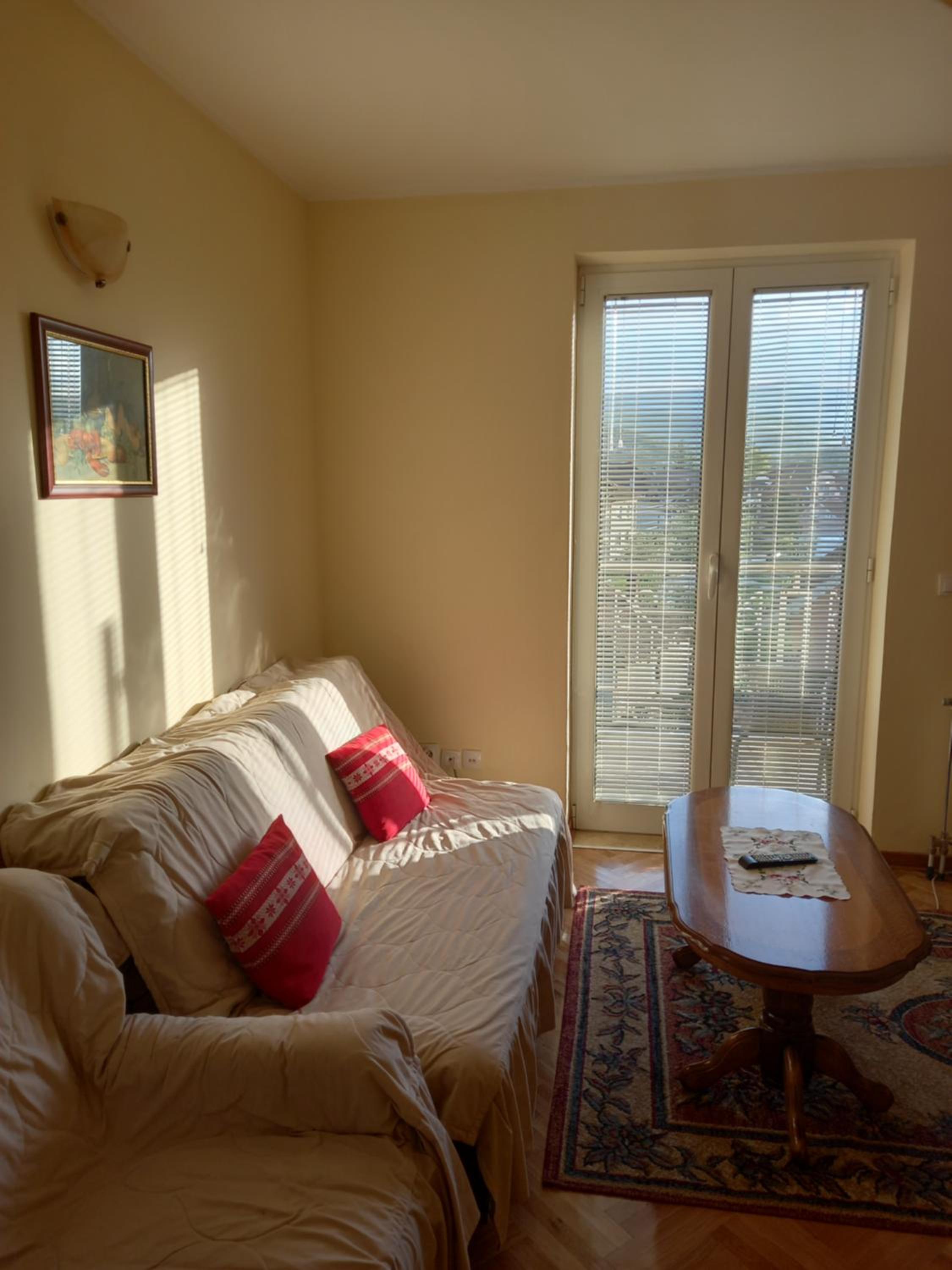 One-Bedroom Apartment photo 2