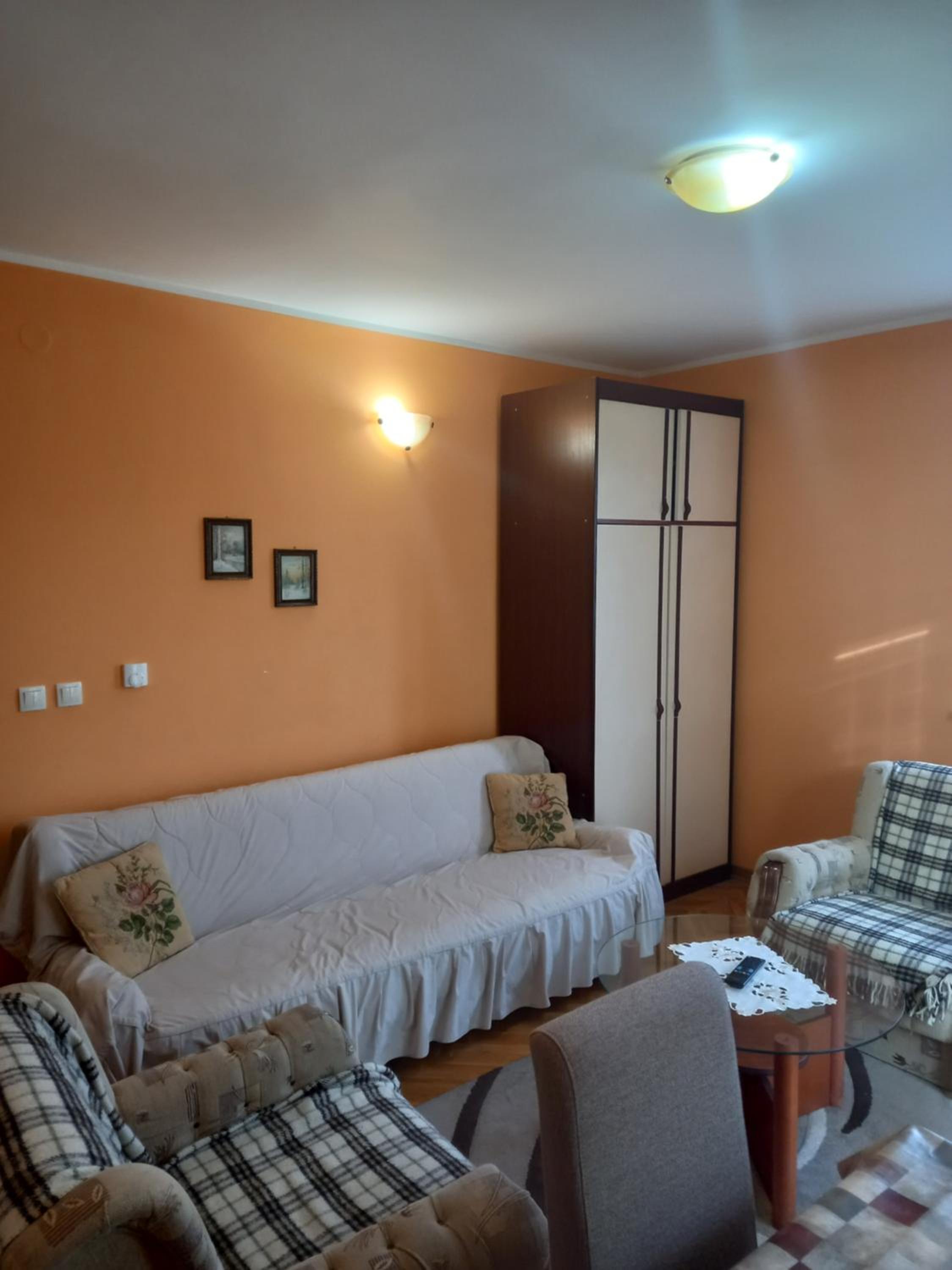 One-Bedroom Apartment photo 2