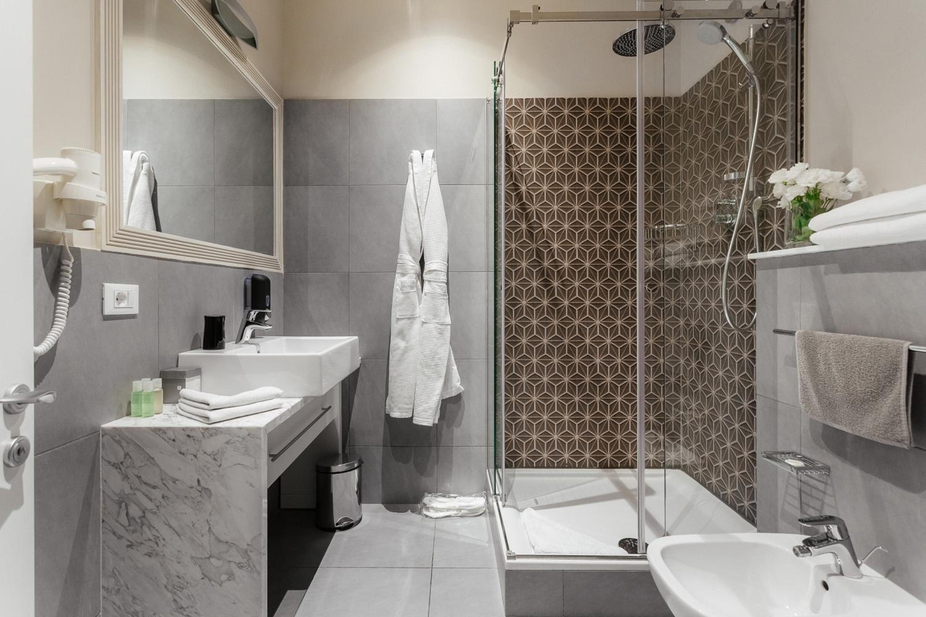 Superior Room with Double Bed or Twin Beds photo 2