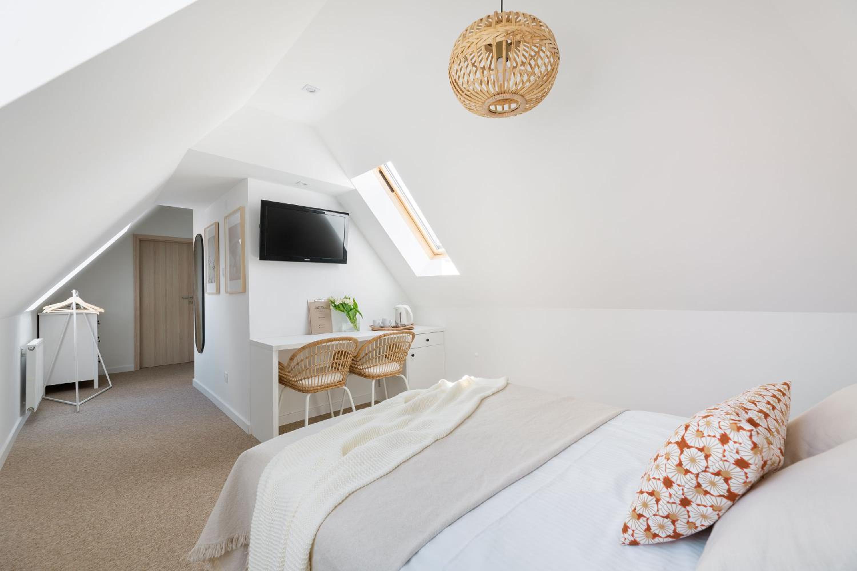 Small Double Room - Photo 9