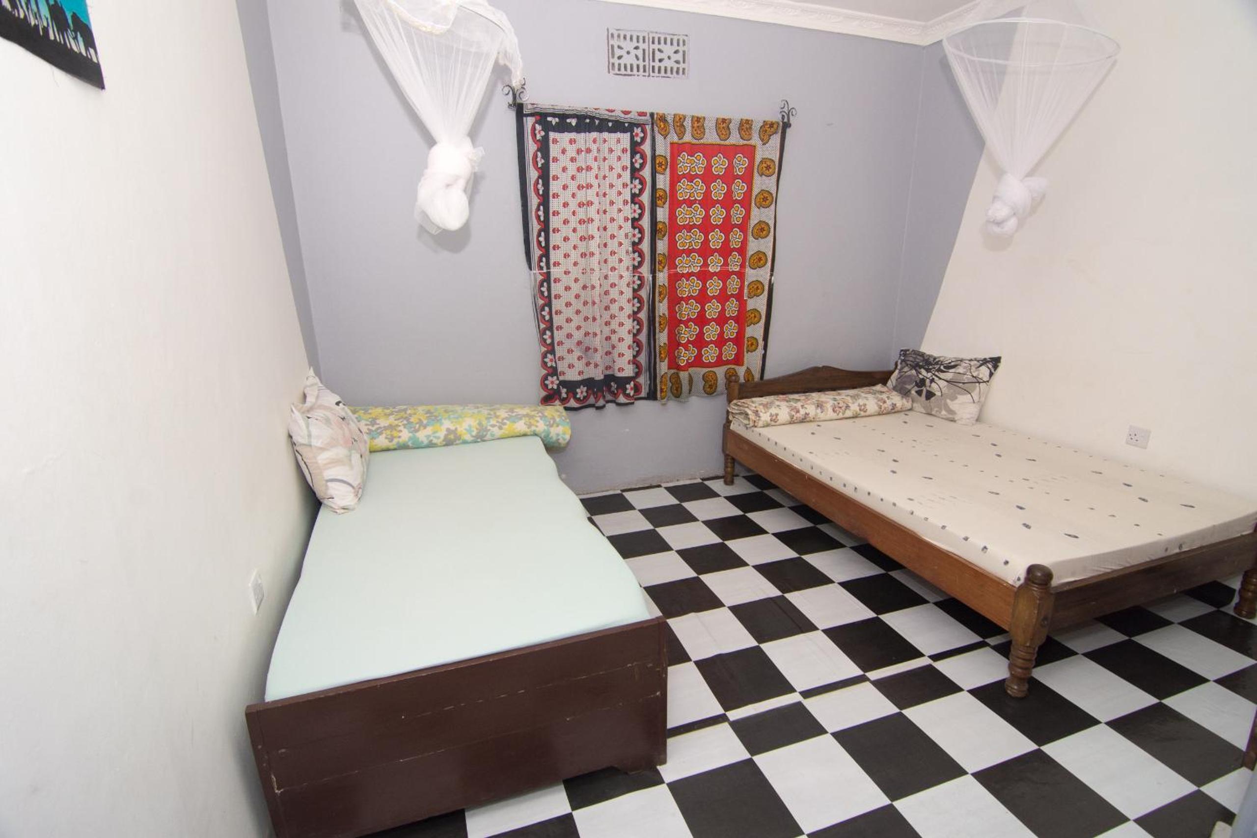 Budget Twin Room photo 3