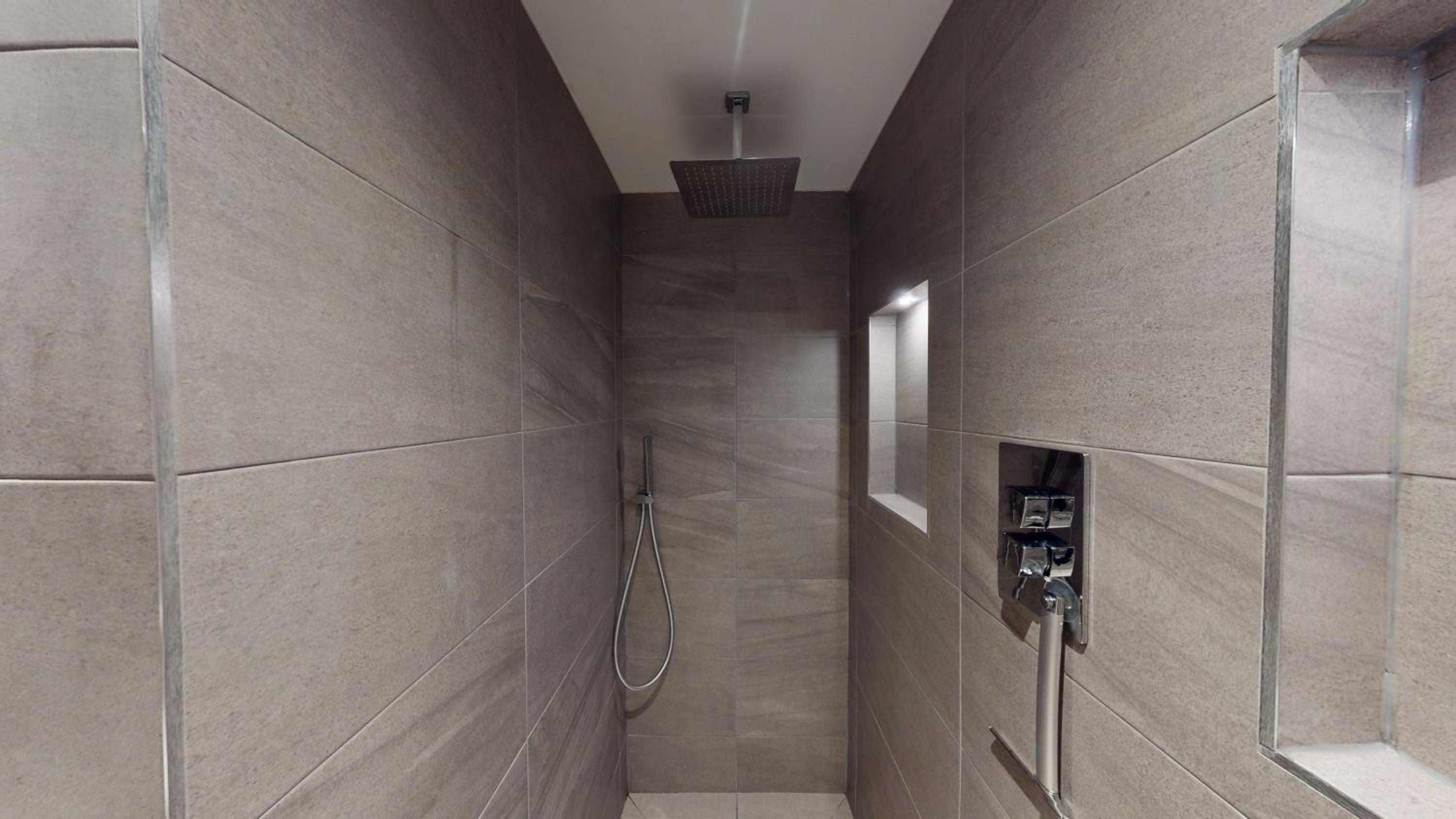 One-Bedroom Apartment - Photo 39