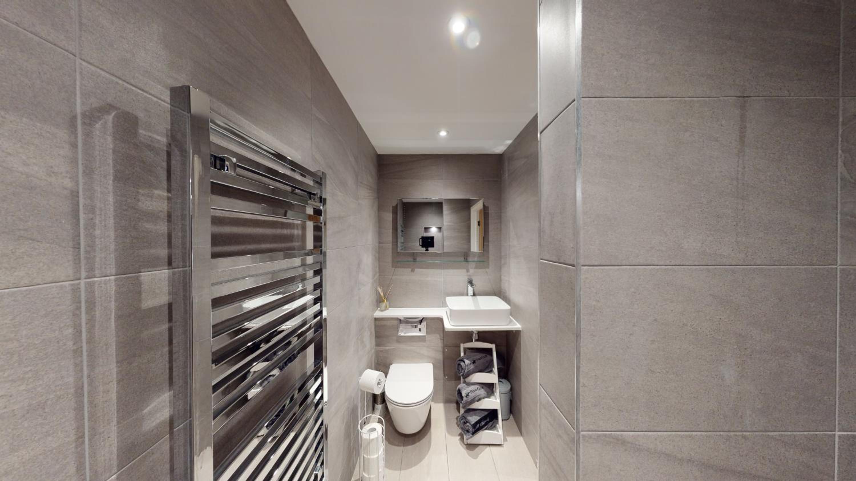 One-Bedroom Apartment - Photo 41