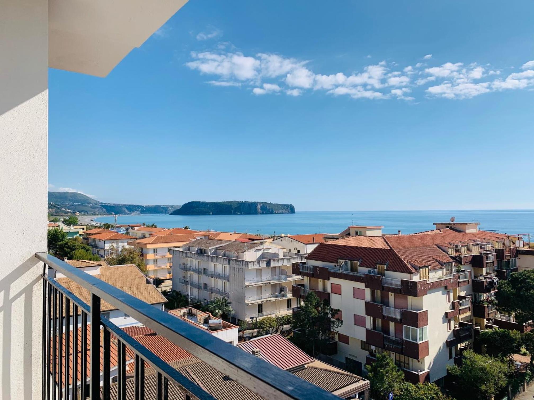 Quadruple Room with Sea View - Photo 14