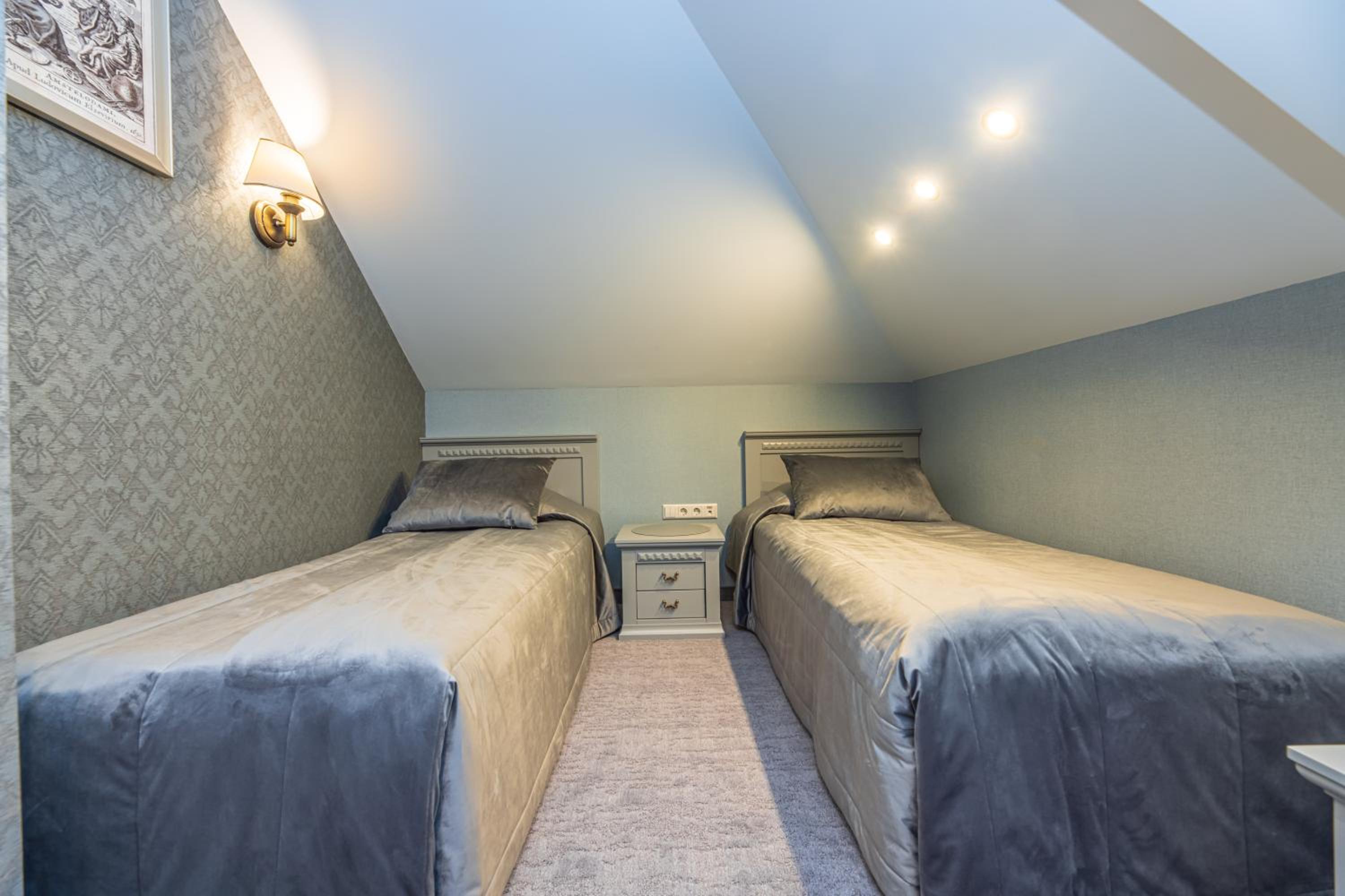 Standard Twin Room photo 3