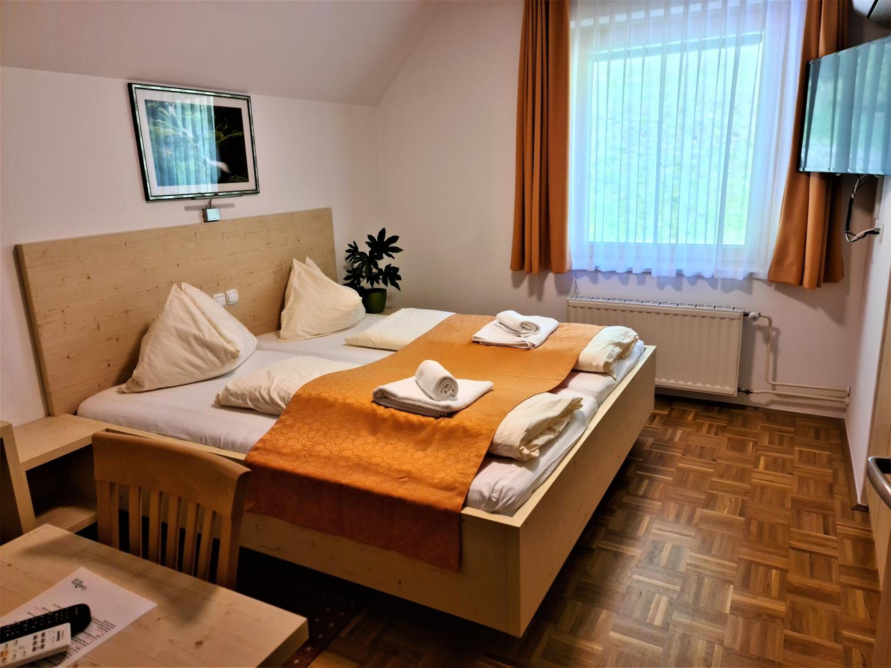 Economy Double Room with Forest View - Photo 4