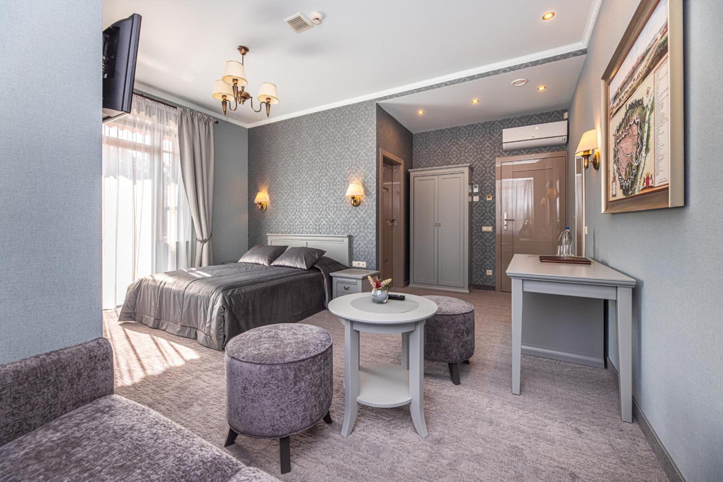 Premium Room with Balcony - Photo 41
