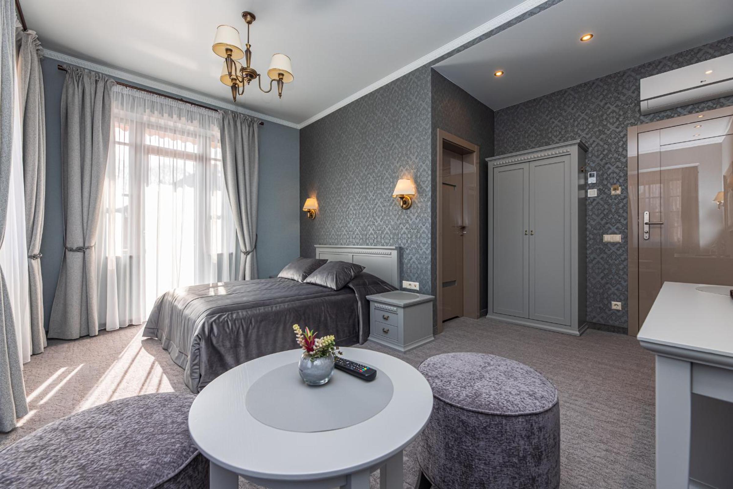 Premium Room with Balcony - Photo 40