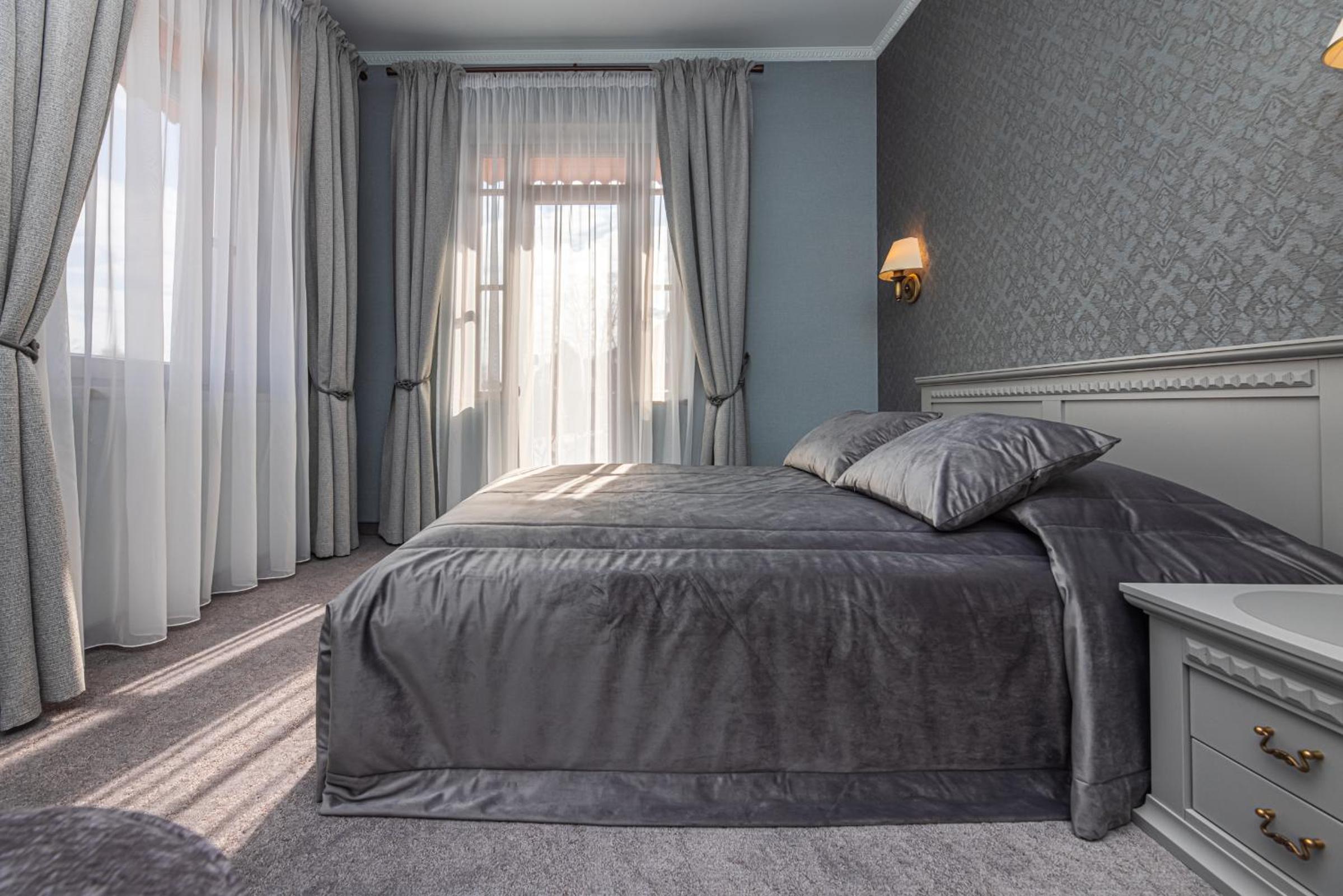 Premium Room with Balcony - Photo 36